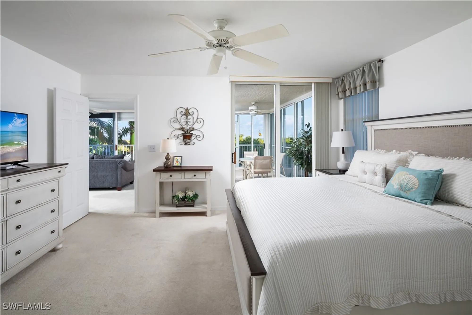 Property Slideshow image 9 of 19 | 5550 heron point dr 305, Naples, FL, 34108