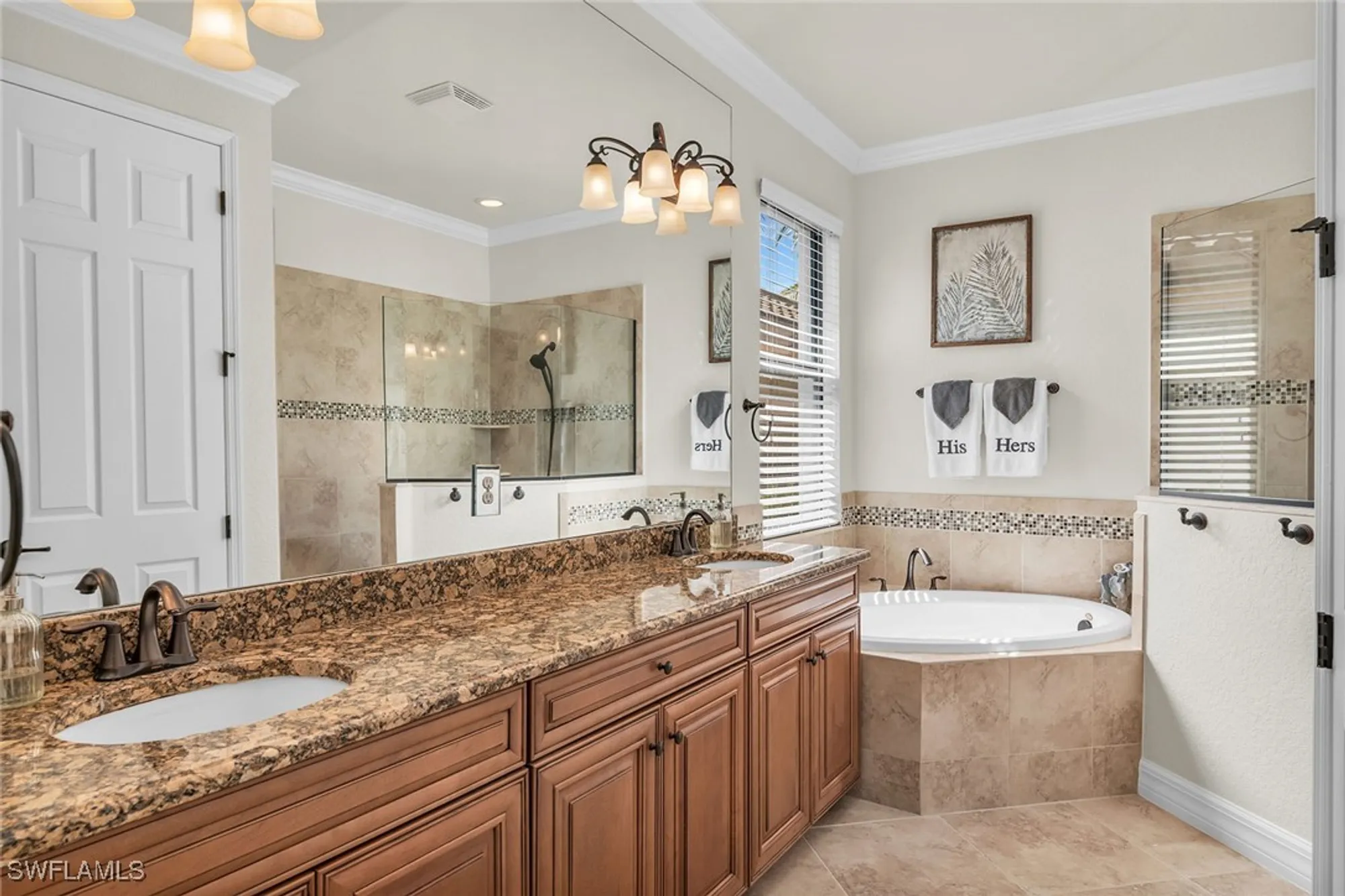 Property Slideshow image 12 of 36 | 2938 aviamar cir, Naples, FL, 34114