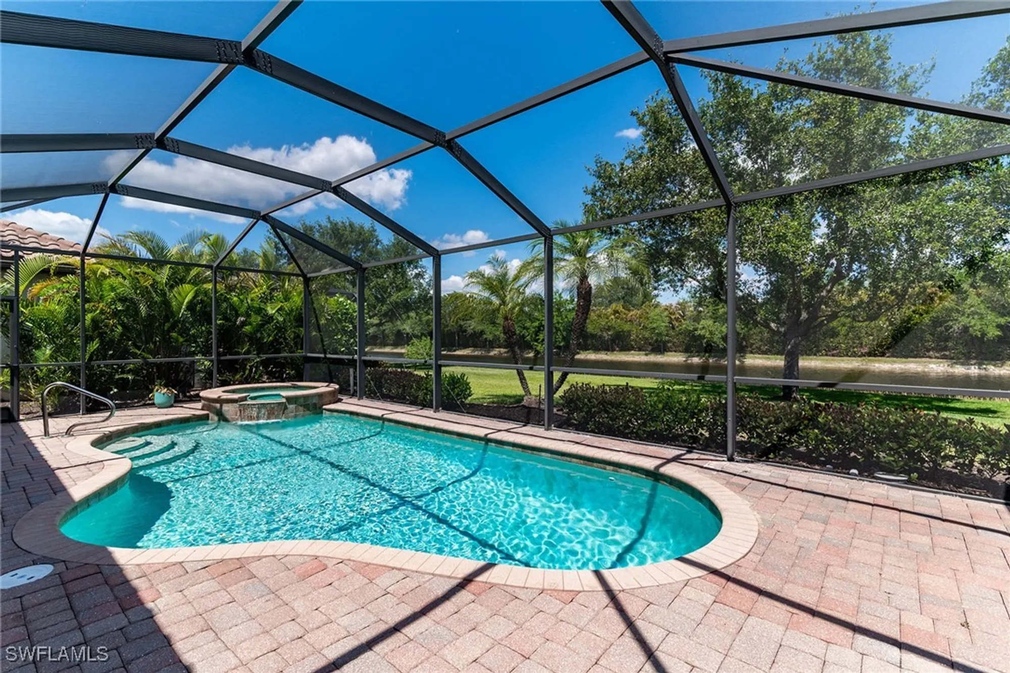Property Slideshow image 25 of 36 | 2938 aviamar cir, Naples, FL, 34114