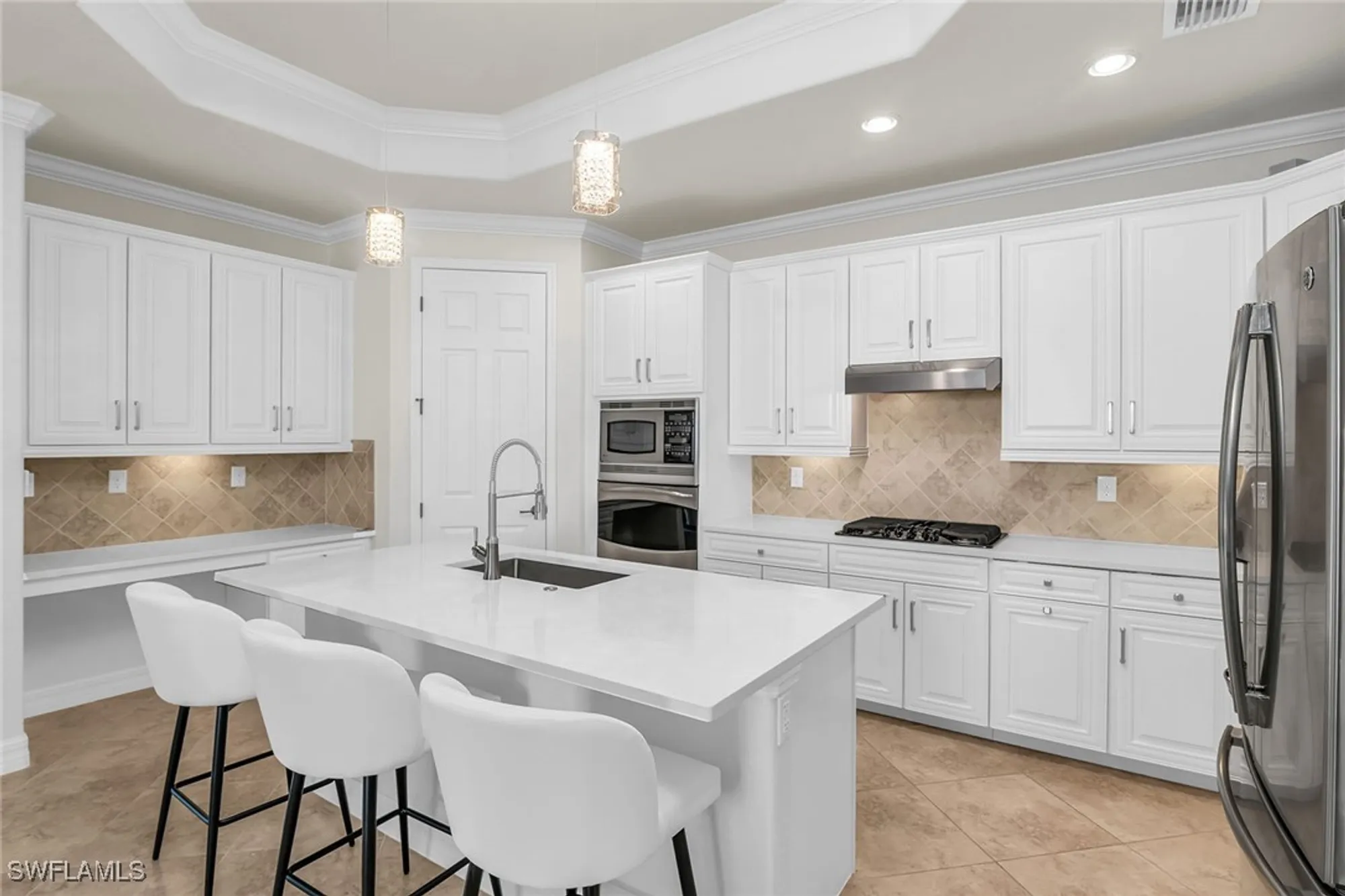 Property Slideshow image 4 of 36 | 2938 aviamar cir, Naples, FL, 34114