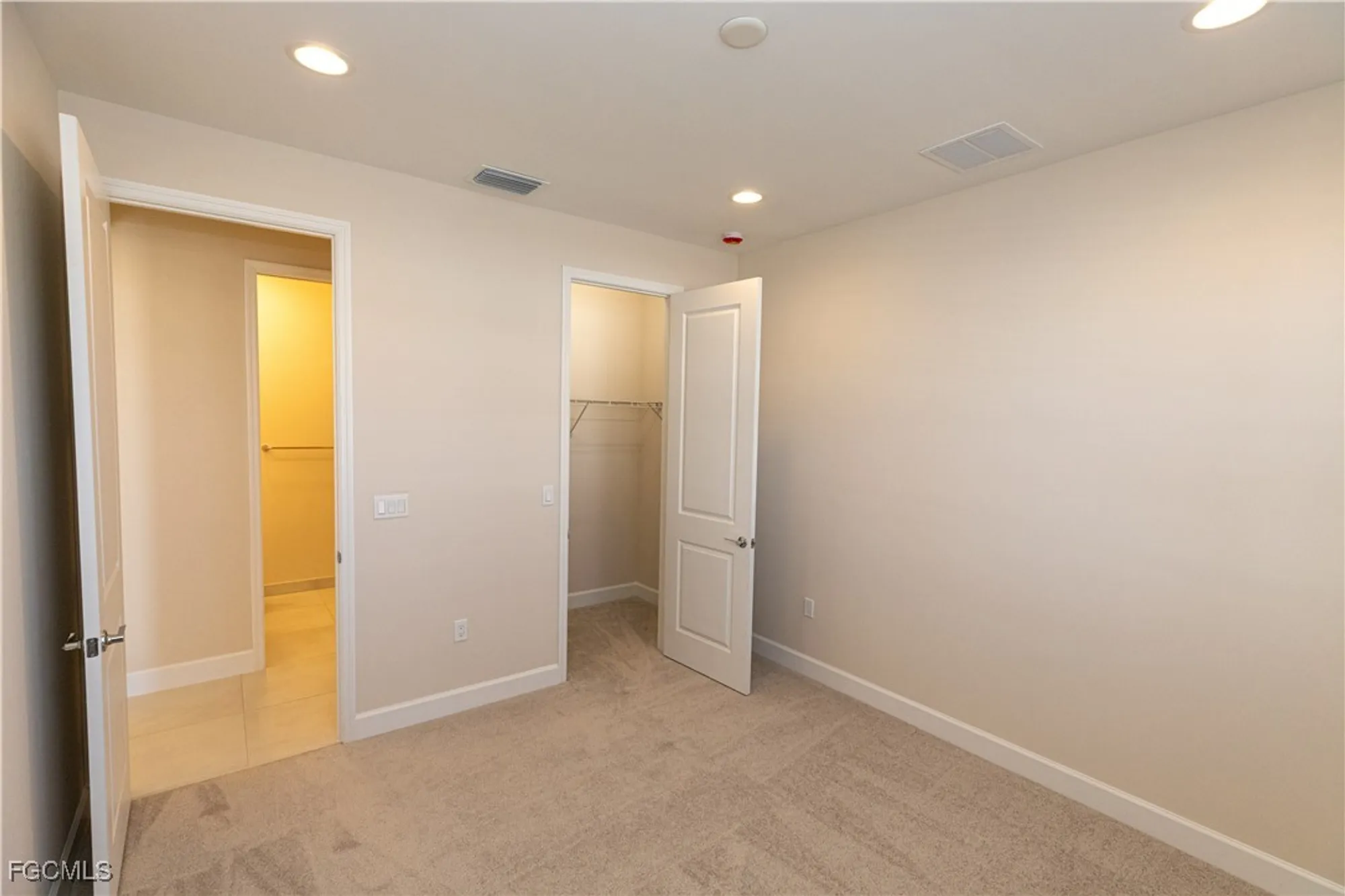 Property Slideshow image 25 of 49 | 3384 meloy dr, Fort Myers, FL, 33905