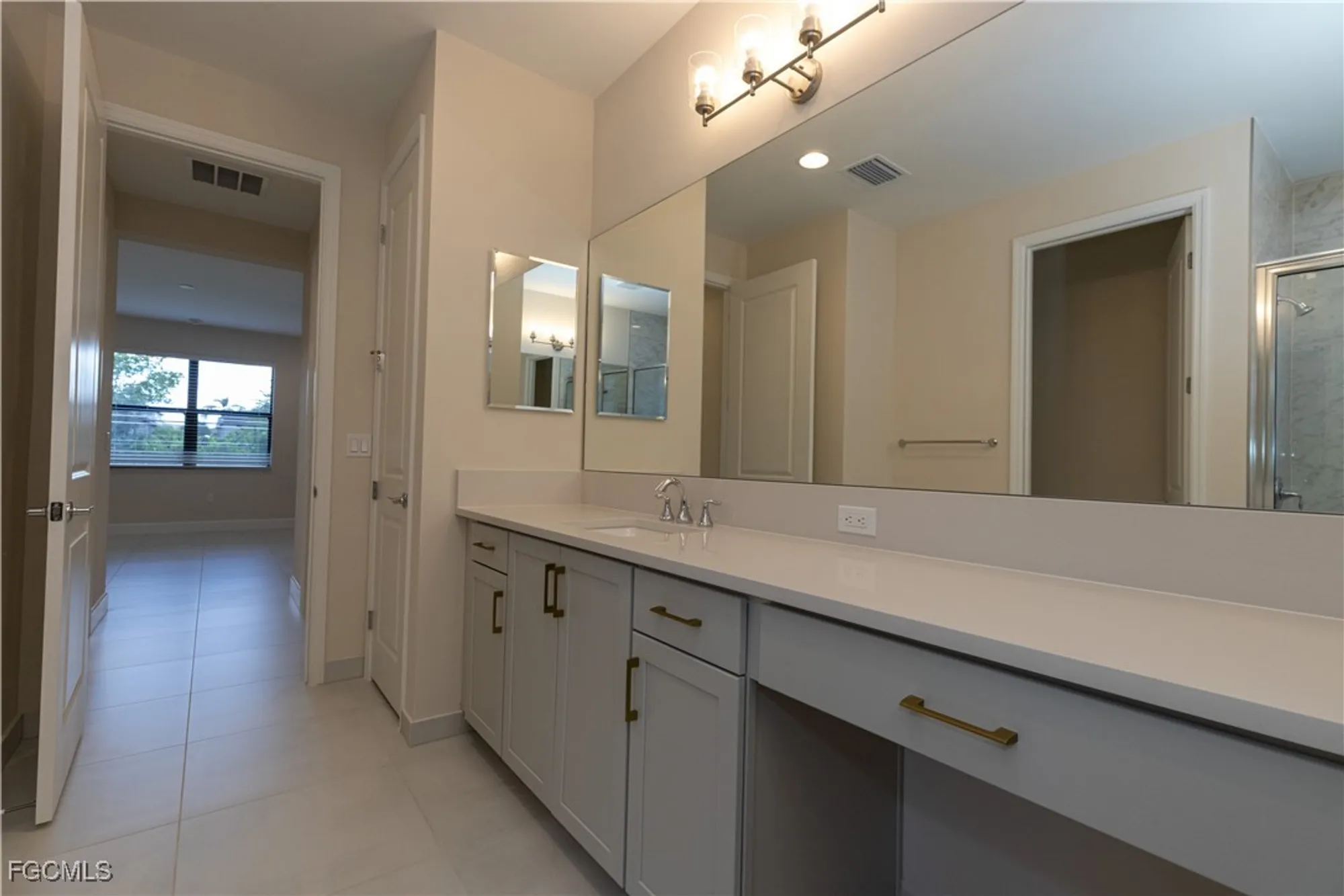 Property Slideshow image 26 of 49 | 3384 meloy dr, Fort Myers, FL, 33905