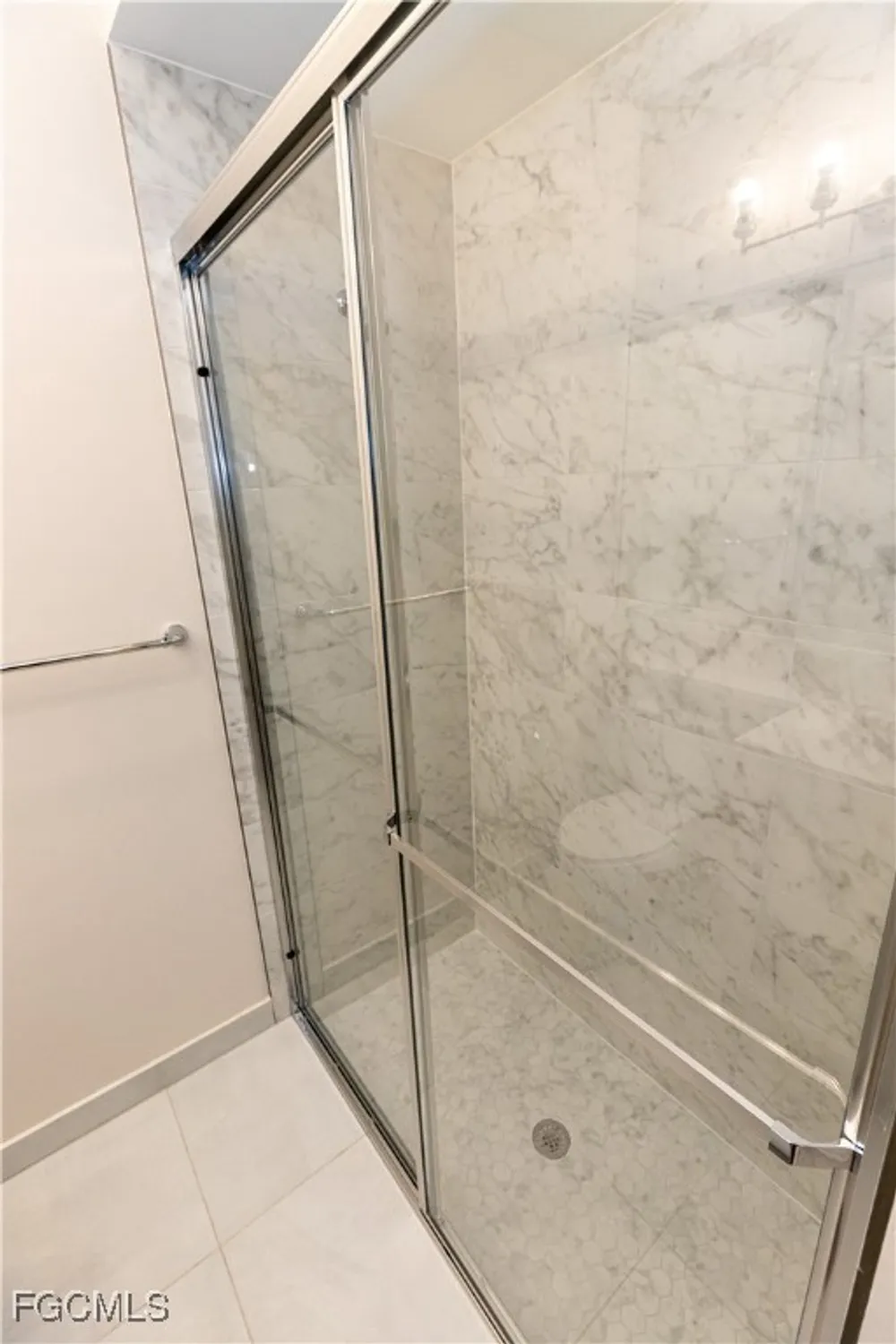 Property Slideshow image 28 of 49 | 3384 meloy dr, Fort Myers, FL, 33905