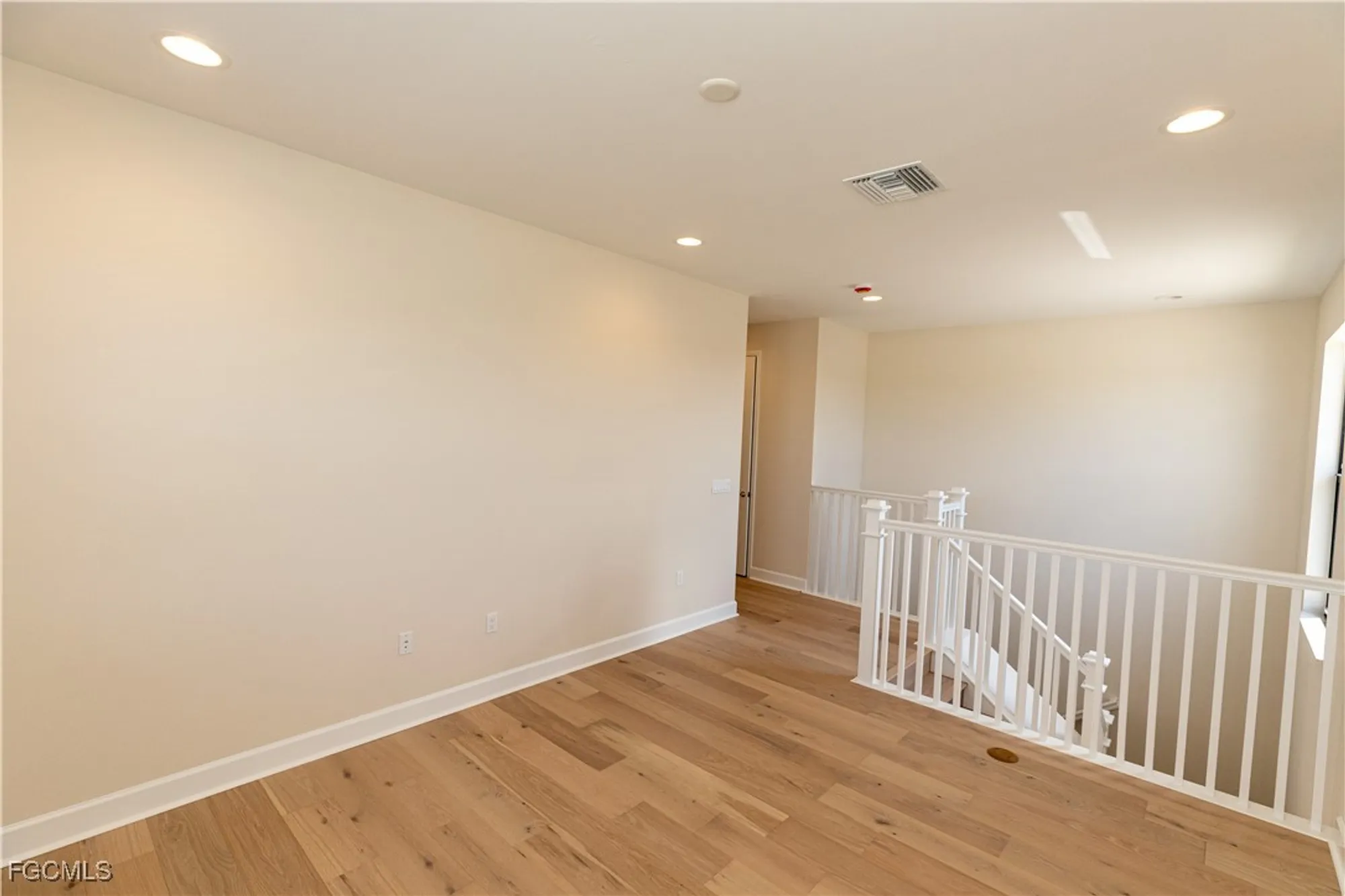 Property Slideshow image 29 of 49 | 3384 meloy dr, Fort Myers, FL, 33905