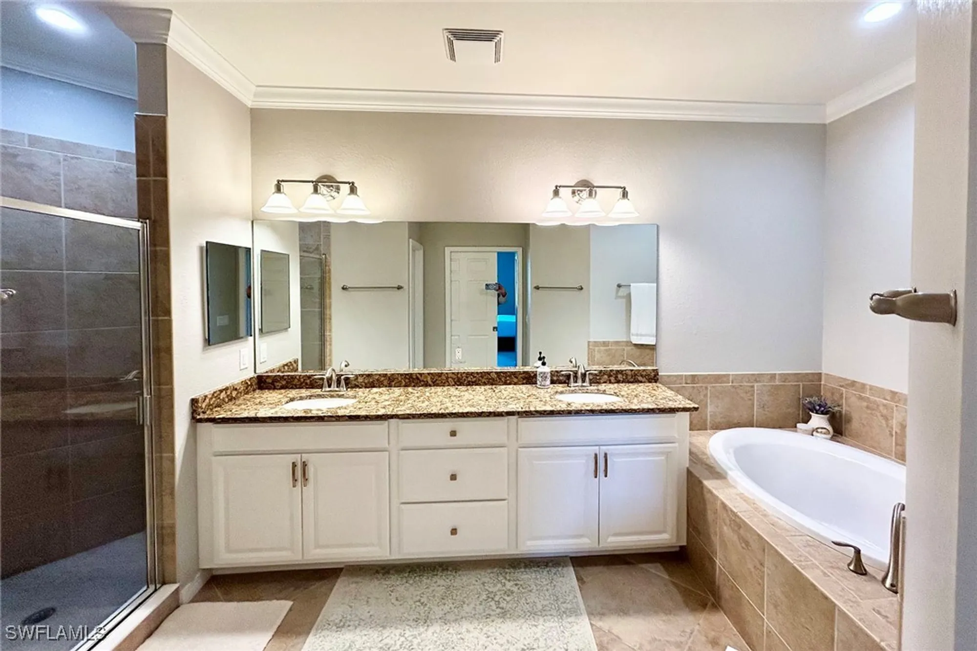 Property Slideshow image 10 of 16 | 3153 aviamar cir apt 202, Naples, FL, 34114