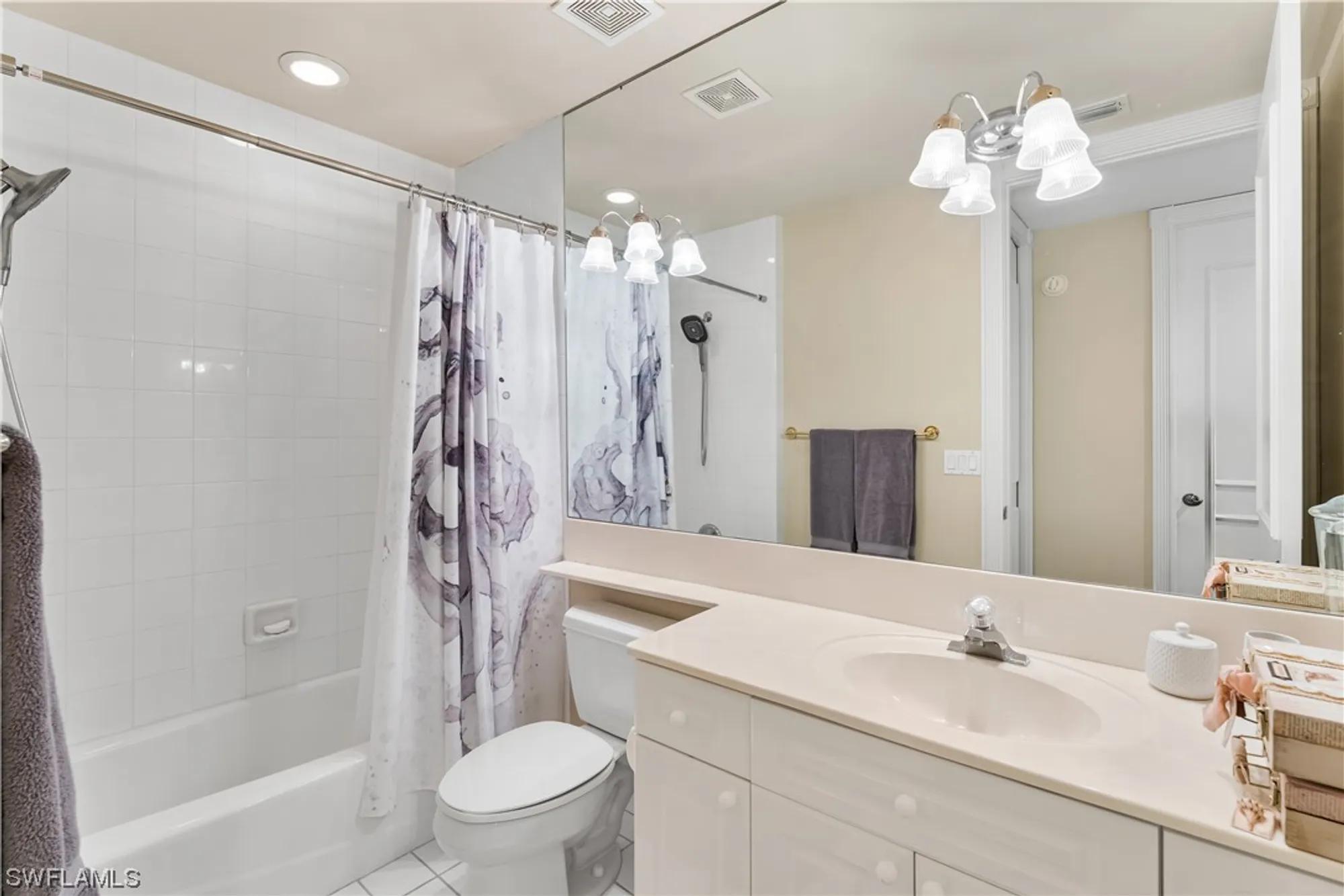 Property Slideshow image 29 of 48 | 11640 court of palms 304, Fort Myers, FL, 33908