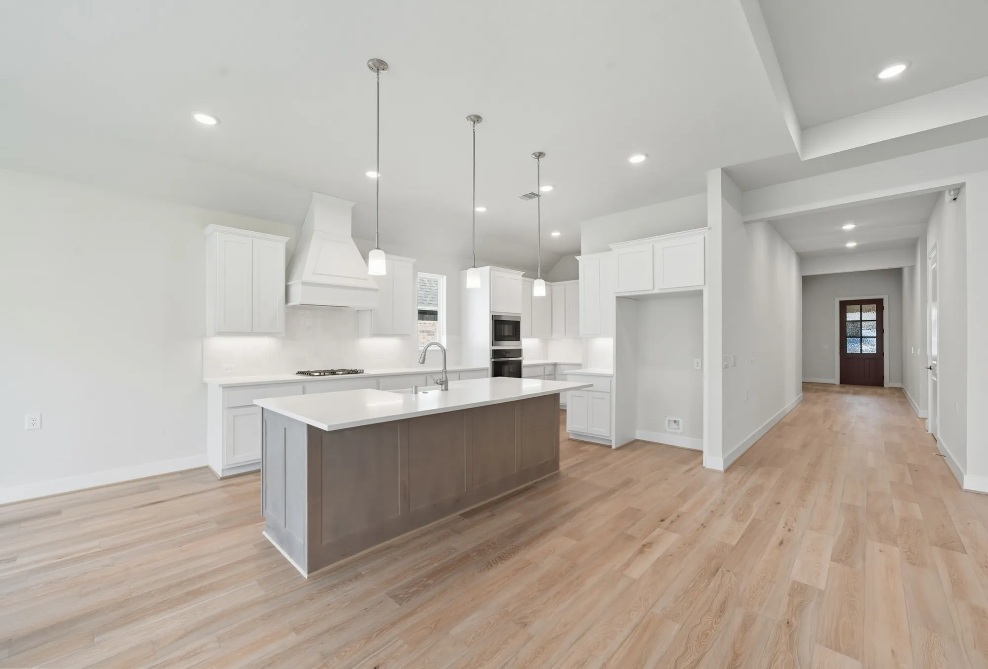 Property Slideshow image 14 of 49 | 10029 larkin cv, Willis, TX, 77318