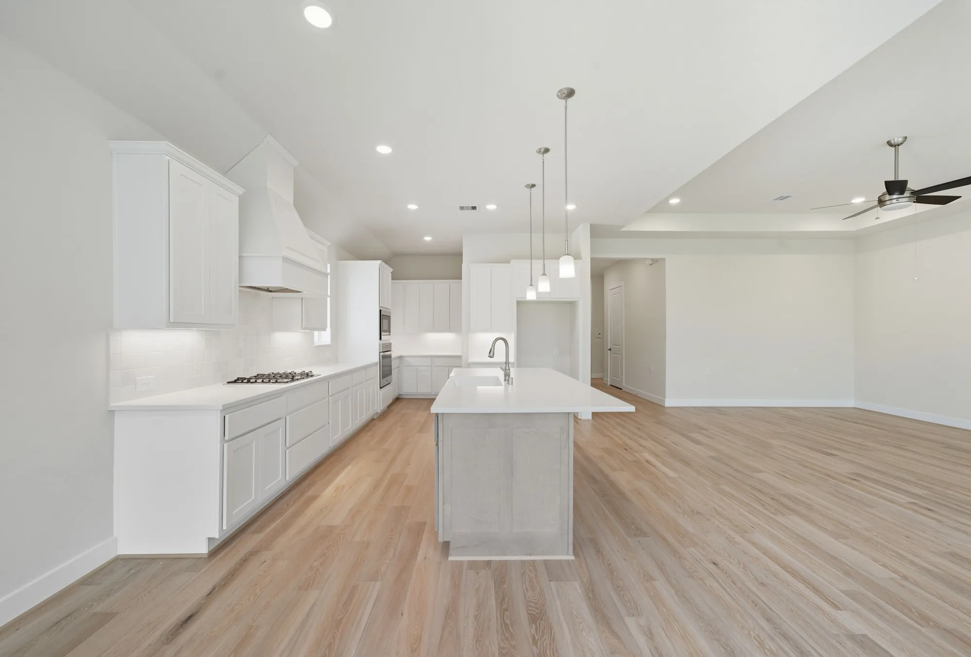 Property Slideshow image 15 of 49 | 10029 larkin cv, Willis, TX, 77318