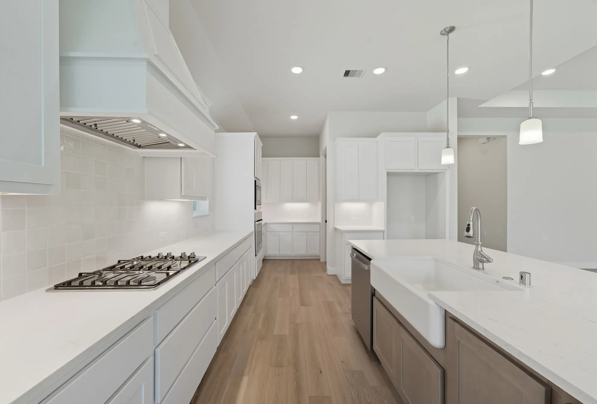 Property Slideshow image 16 of 49 | 10029 larkin cv, Willis, TX, 77318