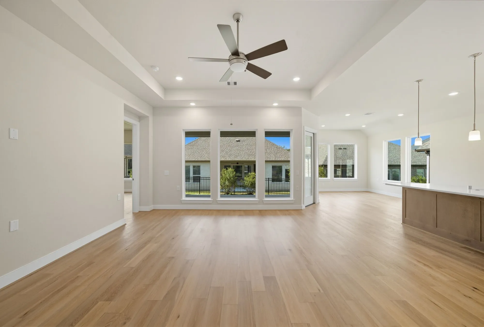 Property Slideshow image 10 of 49 | 10029 larkin cv, Willis, TX, 77318