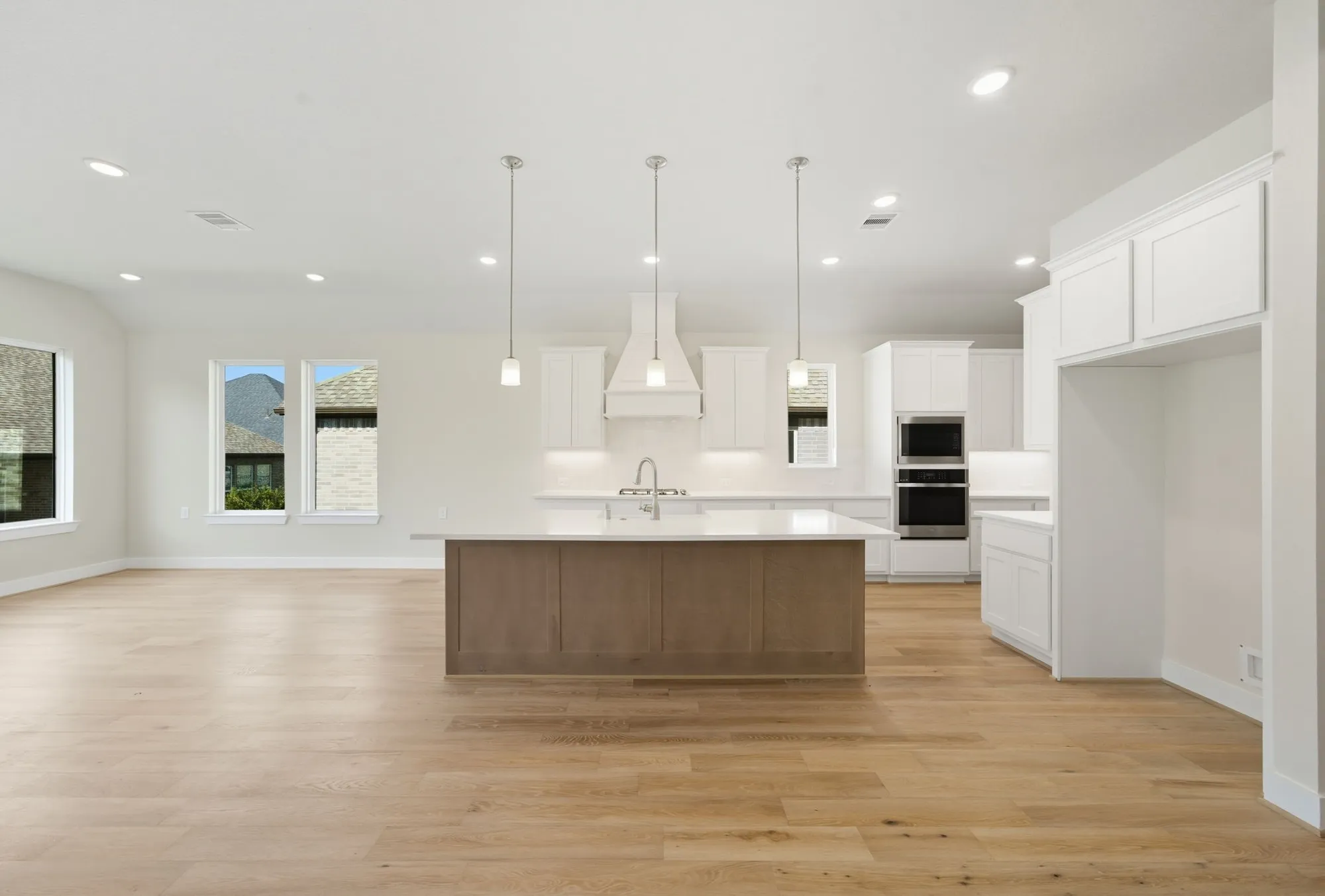 Property Slideshow image 12 of 49 | 10029 larkin cv, Willis, TX, 77318