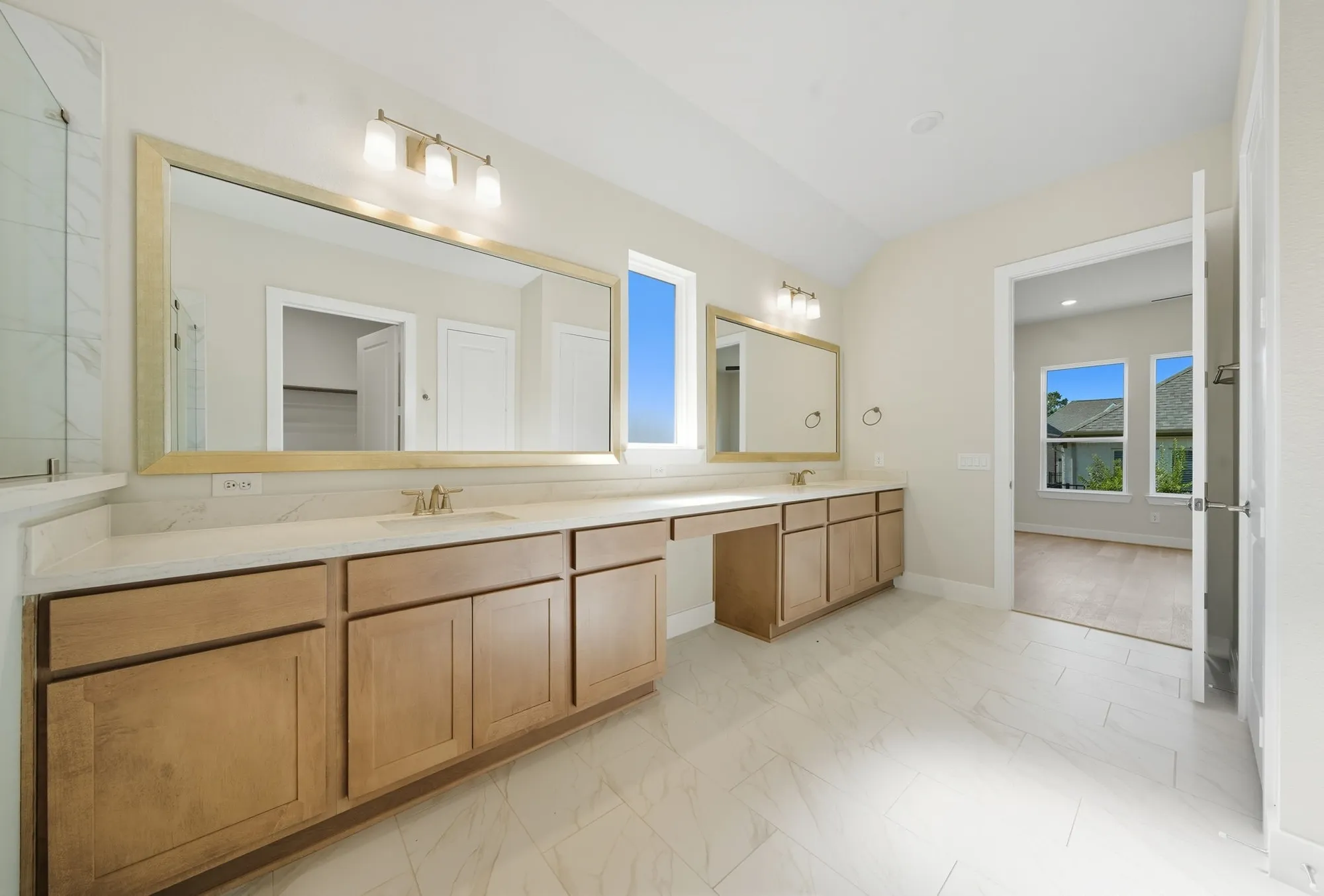 Property Slideshow image 28 of 49 | 10029 larkin cv, Willis, TX, 77318