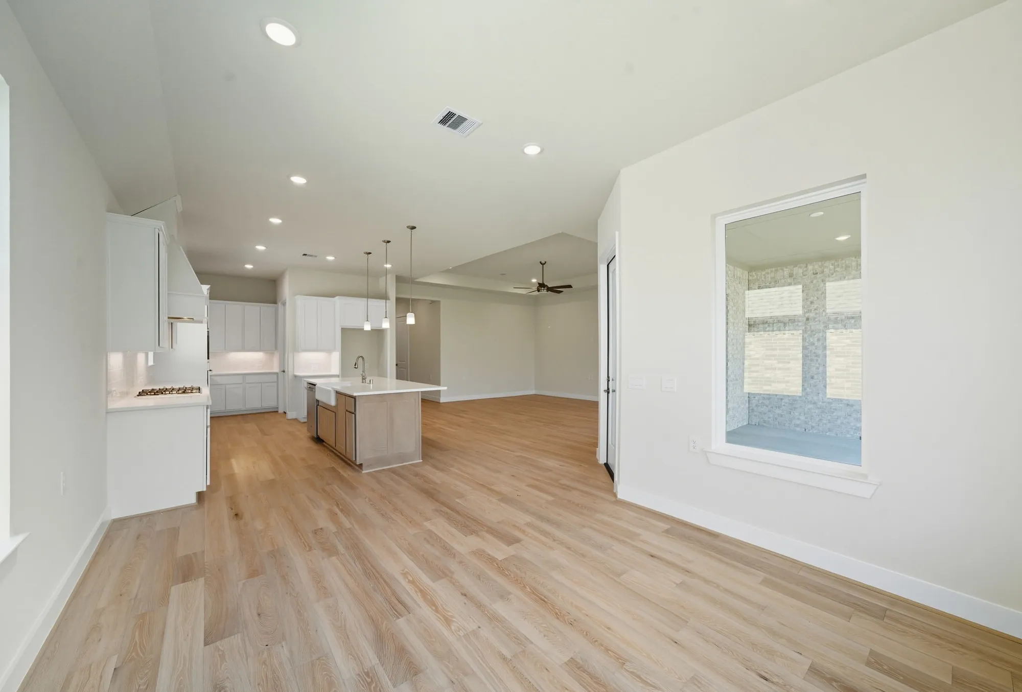 Property Slideshow image 20 of 49 | 10029 larkin cv, Willis, TX, 77318