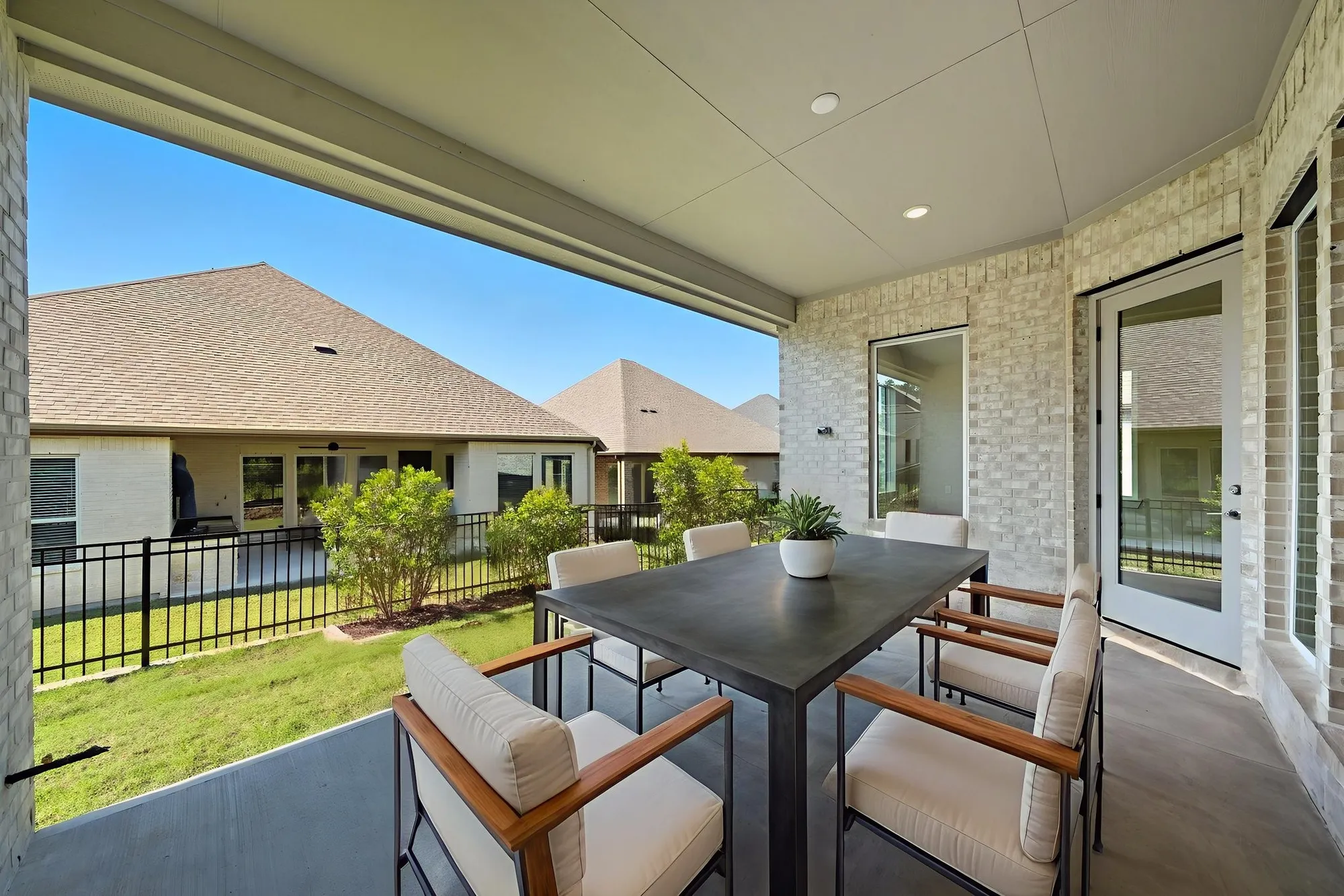 Property Slideshow image 36 of 49 | 10029 larkin cv, Willis, TX, 77318