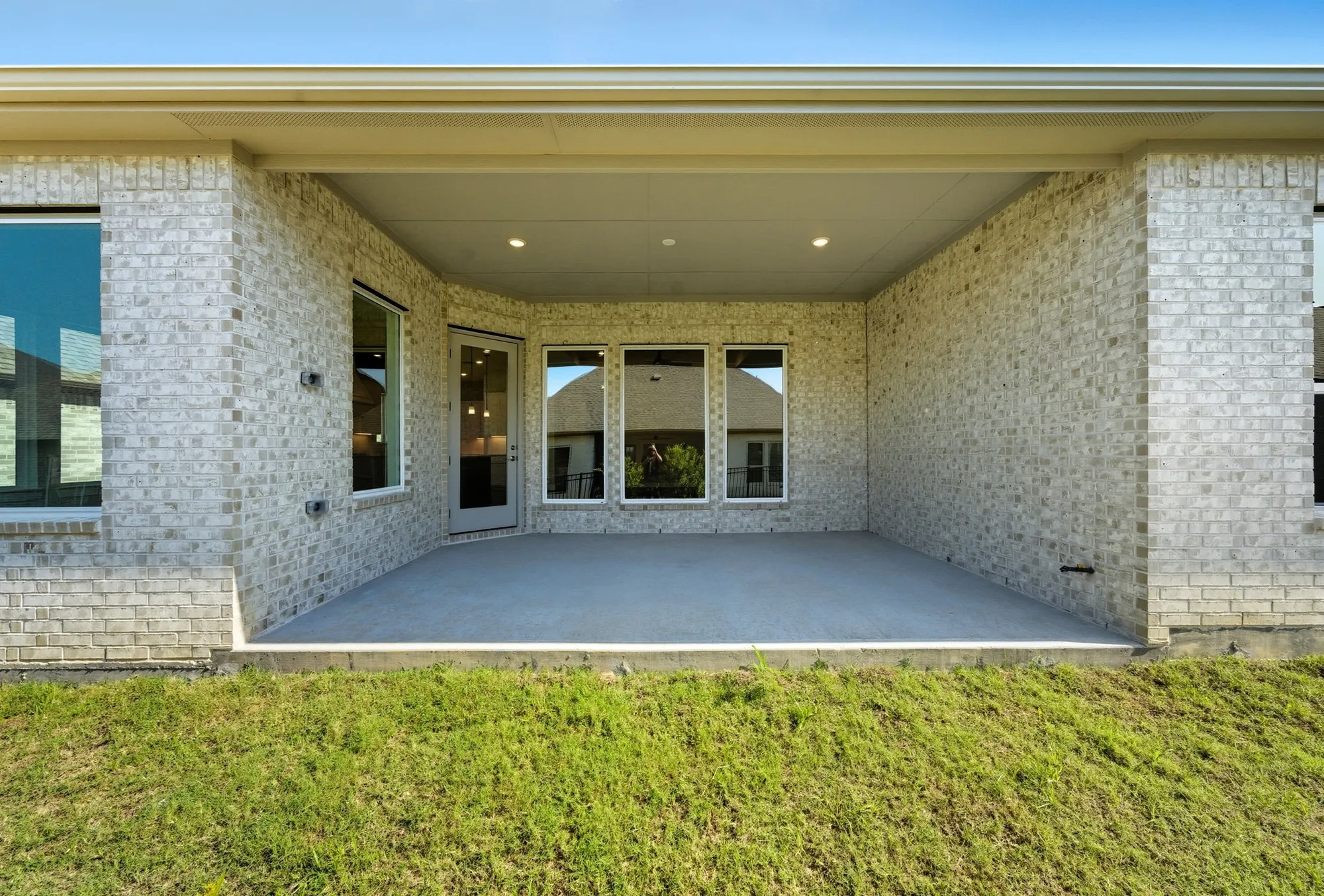 Property Slideshow image 38 of 49 | 10029 larkin cv, Willis, TX, 77318
