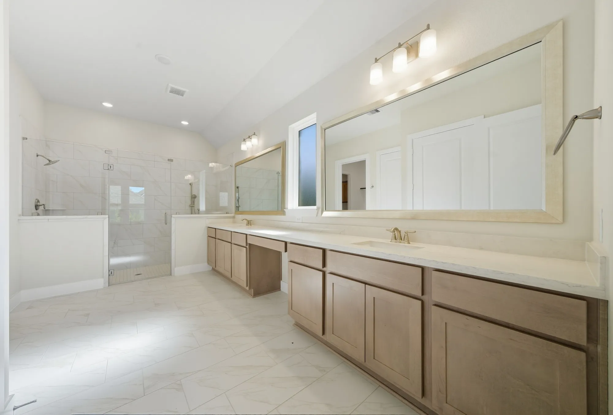 Property Slideshow image 30 of 49 | 10029 larkin cv, Willis, TX, 77318