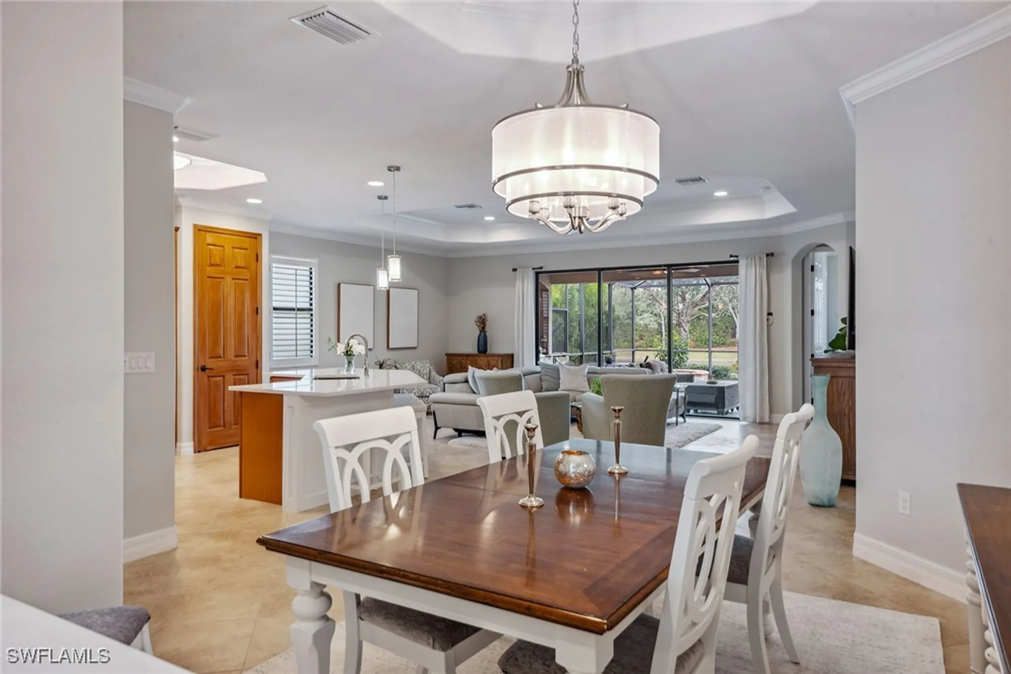 Property Slideshow image 10 of 50 | 3058 aviamar cir, Naples, FL, 34114