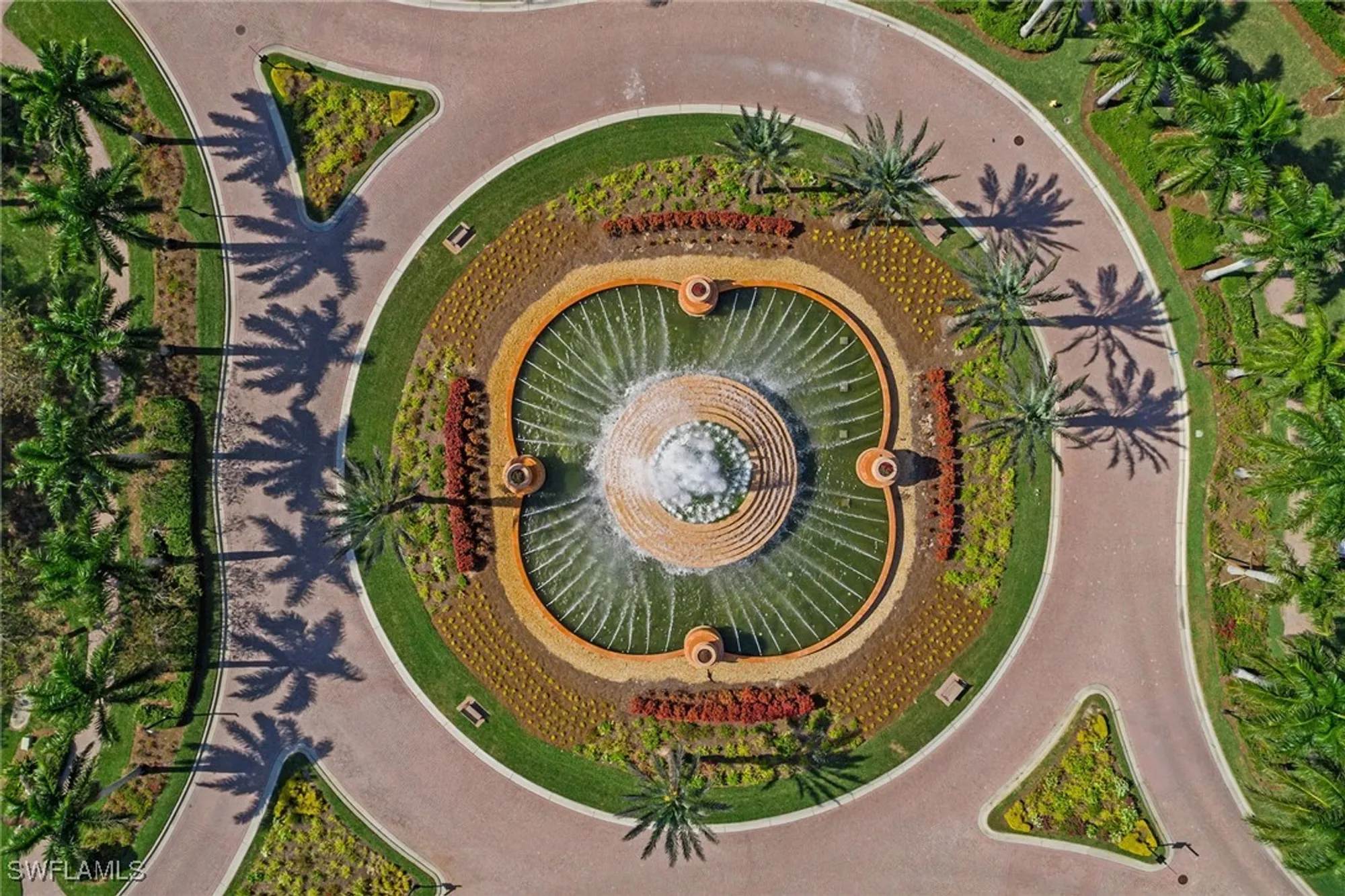 Property Slideshow image 37 of 50 | 3058 aviamar cir, Naples, FL, 34114