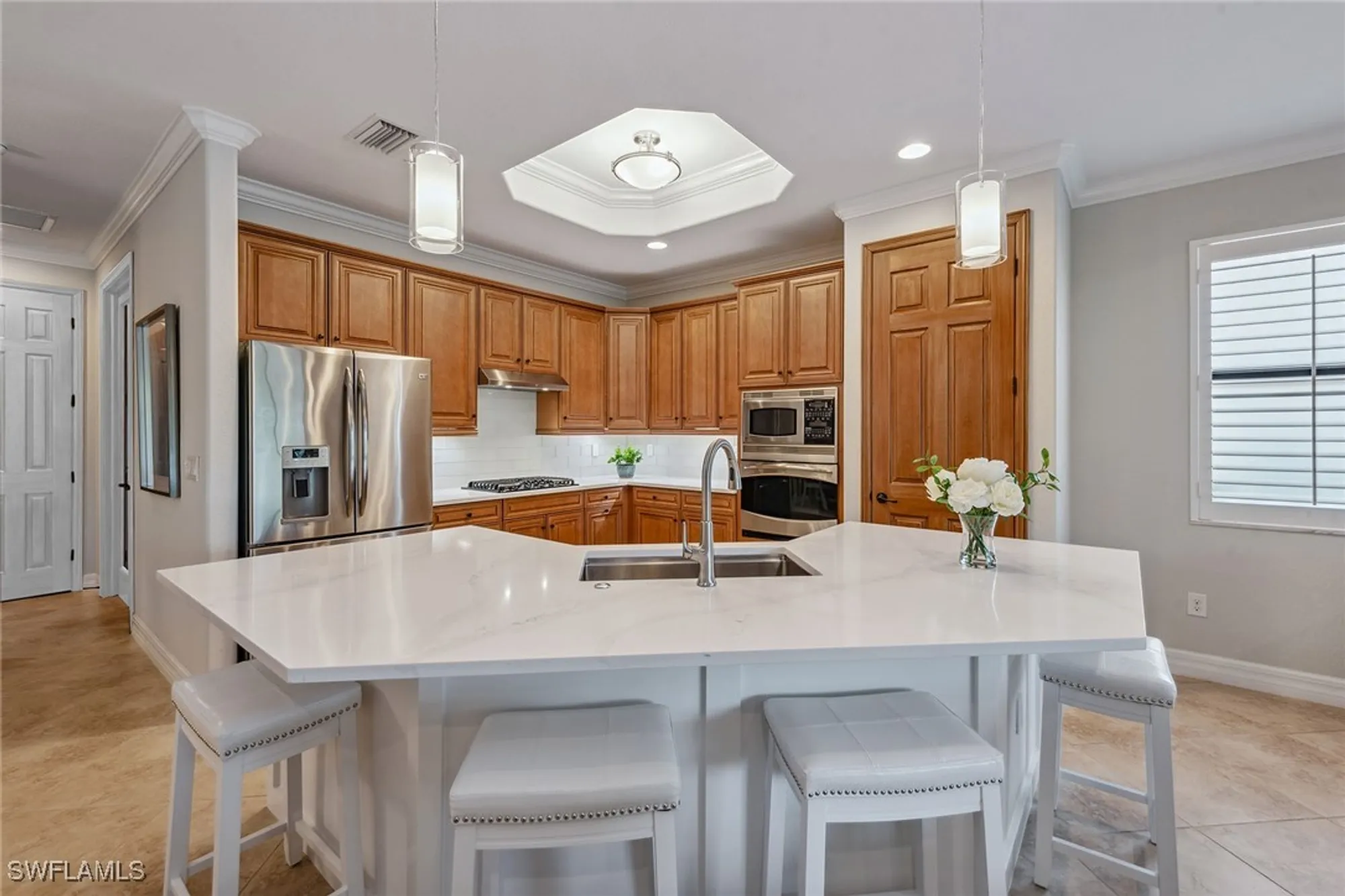 Property Slideshow image 7 of 50 | 3058 aviamar cir, Naples, FL, 34114