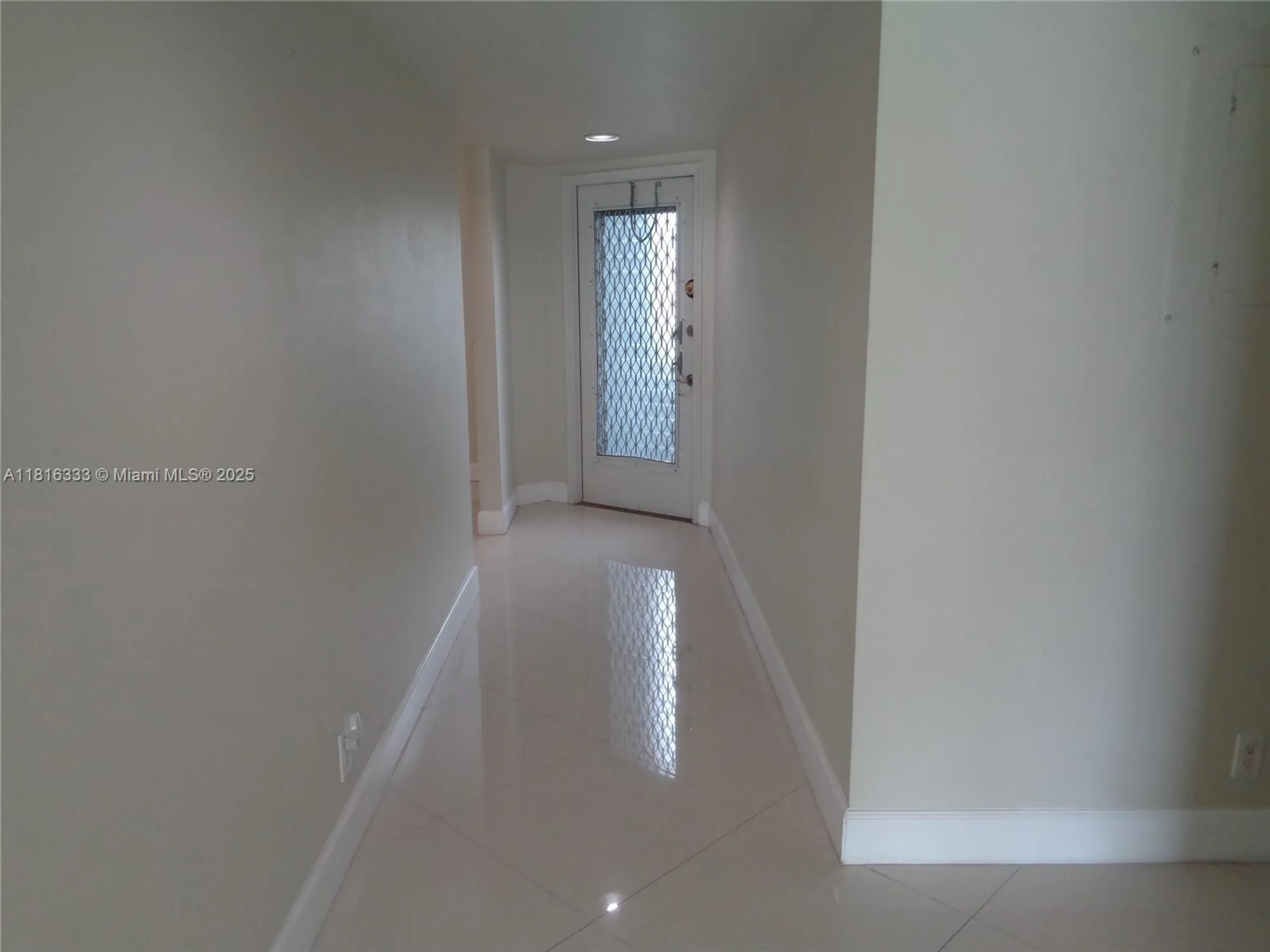 Property Slideshow image 15 of 46 | 900 sw 125th way r112, Pembroke Pines, FL, 33027