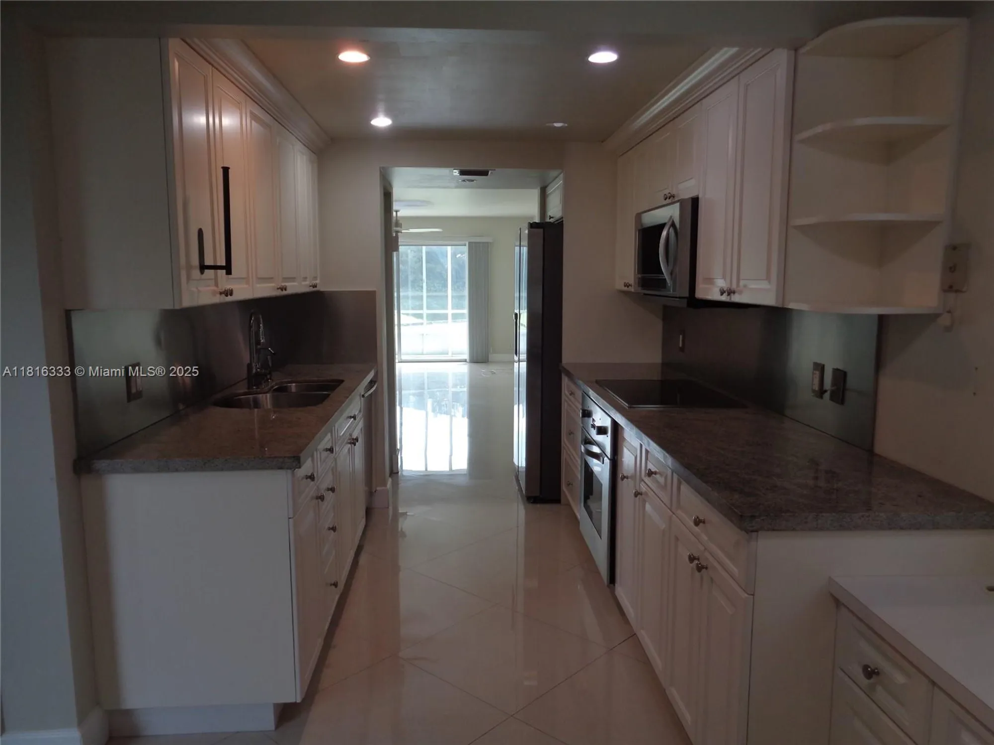 Property Slideshow image 19 of 46 | 900 sw 125th way r112, Pembroke Pines, FL, 33027