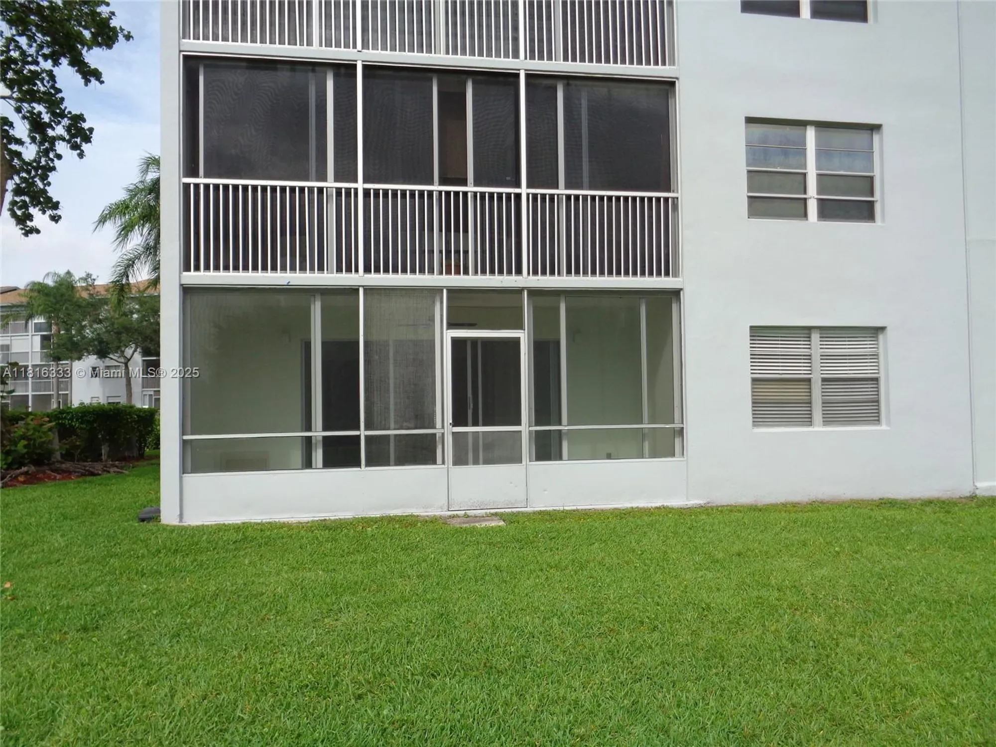 Property Slideshow image 10 of 46 | 900 sw 125th way r112, Pembroke Pines, FL, 33027