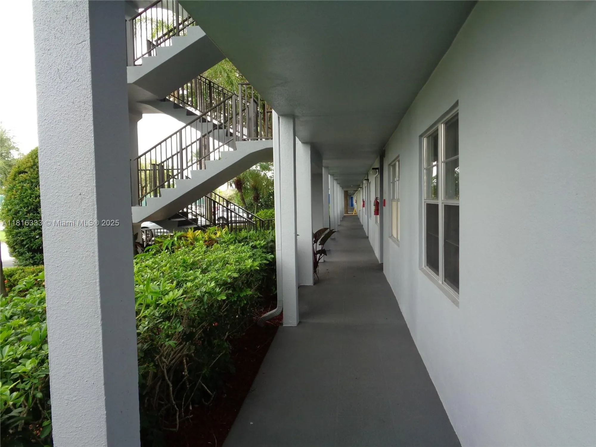Property Slideshow image 13 of 46 | 900 sw 125th way r112, Pembroke Pines, FL, 33027