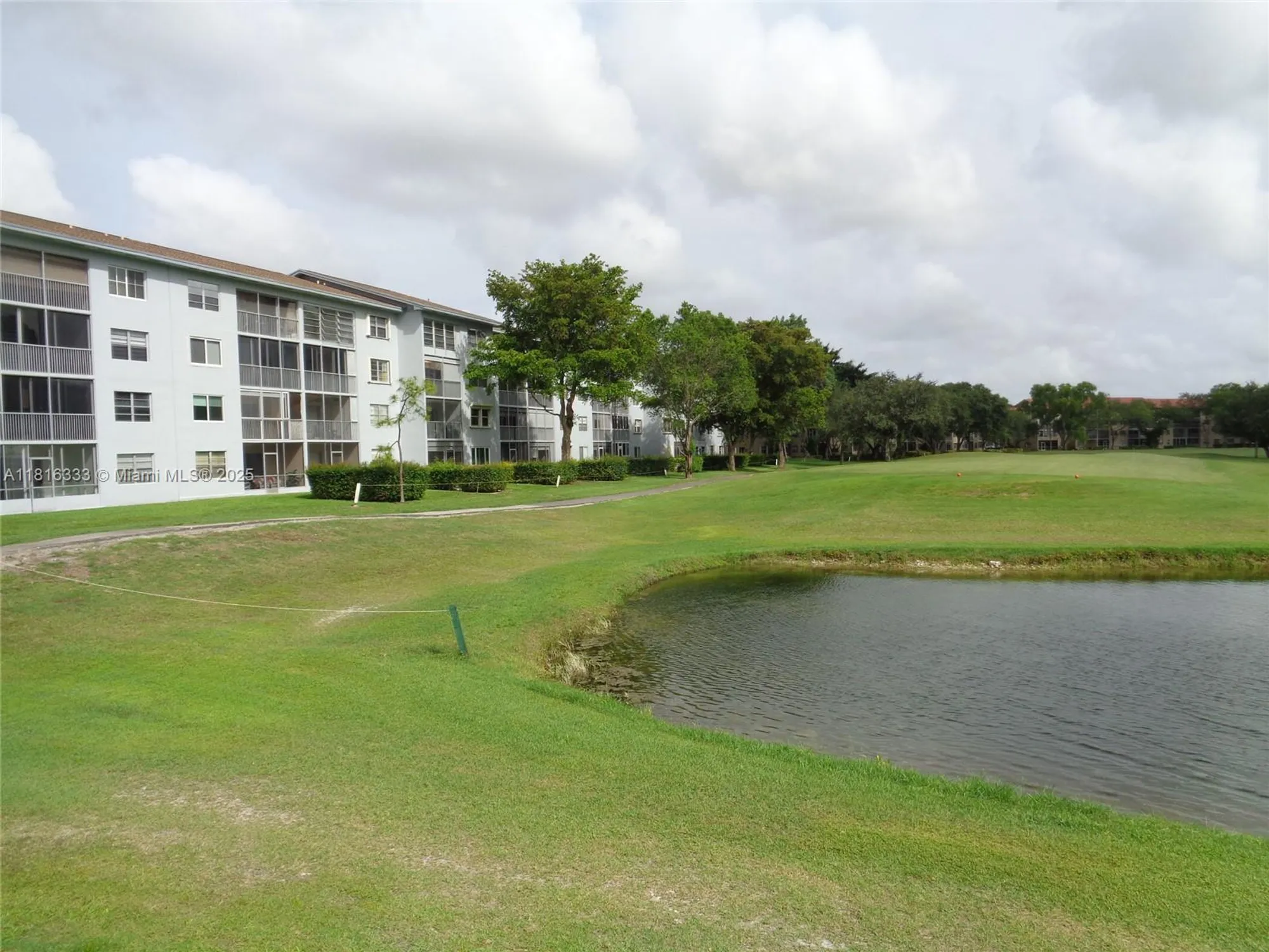 Property Slideshow image 6 of 46 | 900 sw 125th way r112, Pembroke Pines, FL, 33027