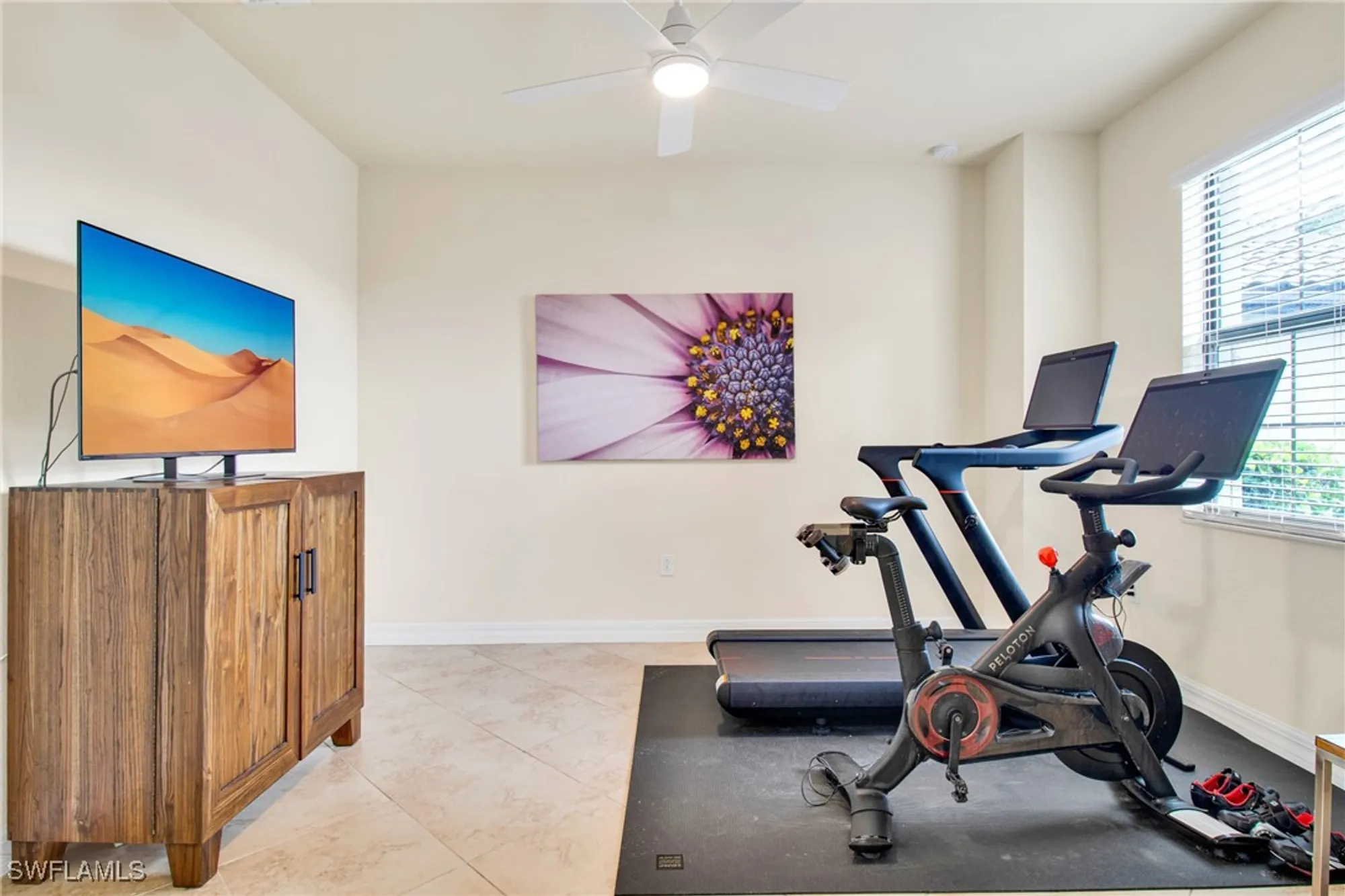 Property Slideshow image 25 of 37 | 2930 aviamar cir, Naples, FL, 34114