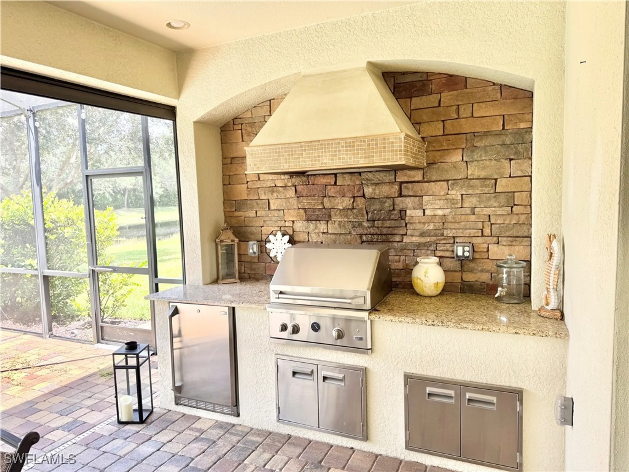 Property Slideshow image 30 of 37 | 2930 aviamar cir, Naples, FL, 34114