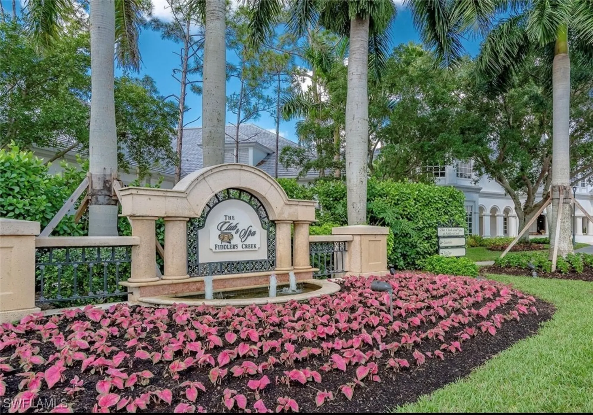 Property Slideshow image 32 of 37 | 2930 aviamar cir, Naples, FL, 34114