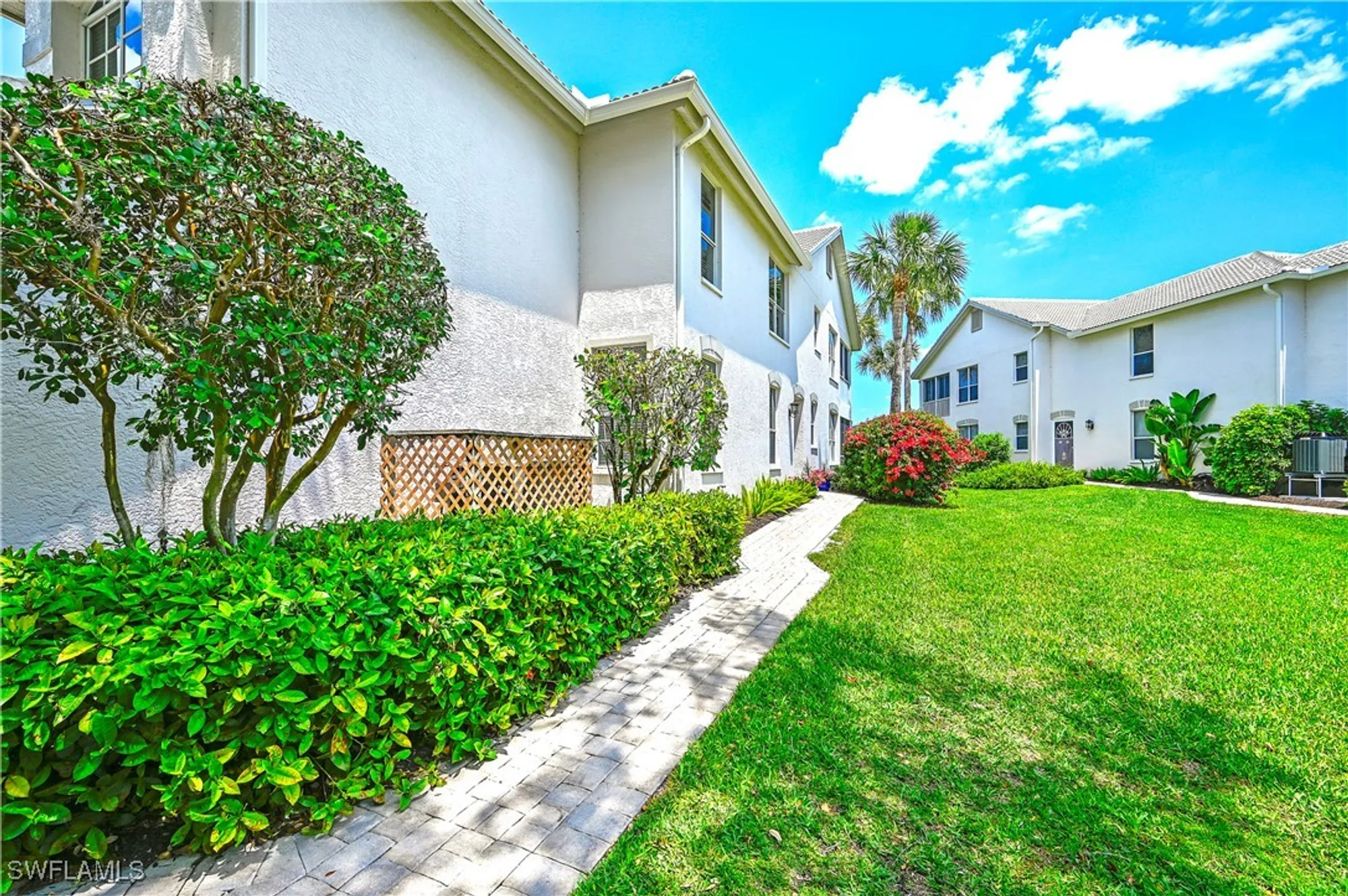 Property Slideshow image 7 of 39 | 27071 lake harbor ct 103, Bonita Springs, FL, 34134