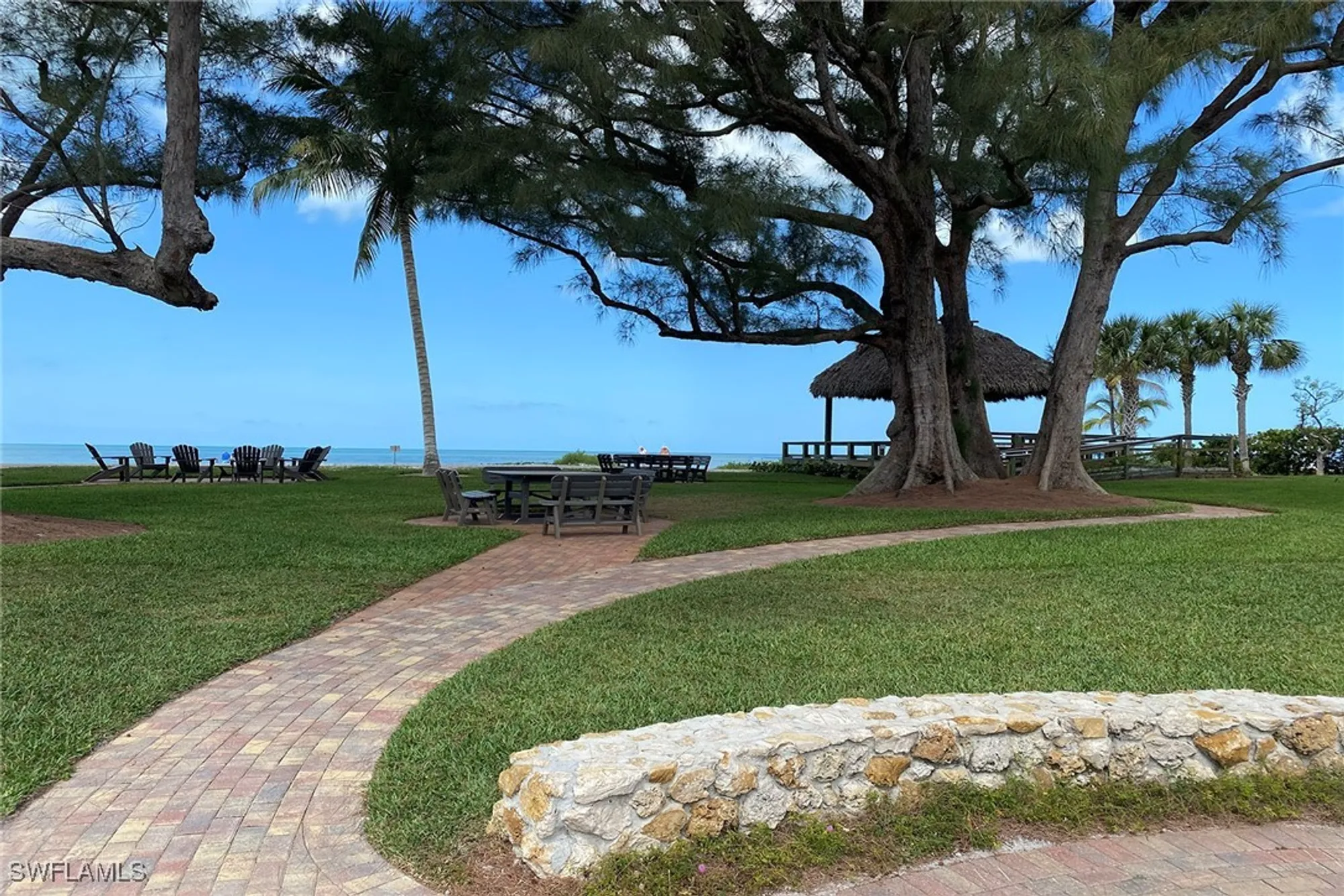 Property Slideshow image 31 of 39 | 777 binnacle dr, Naples, FL, 34103