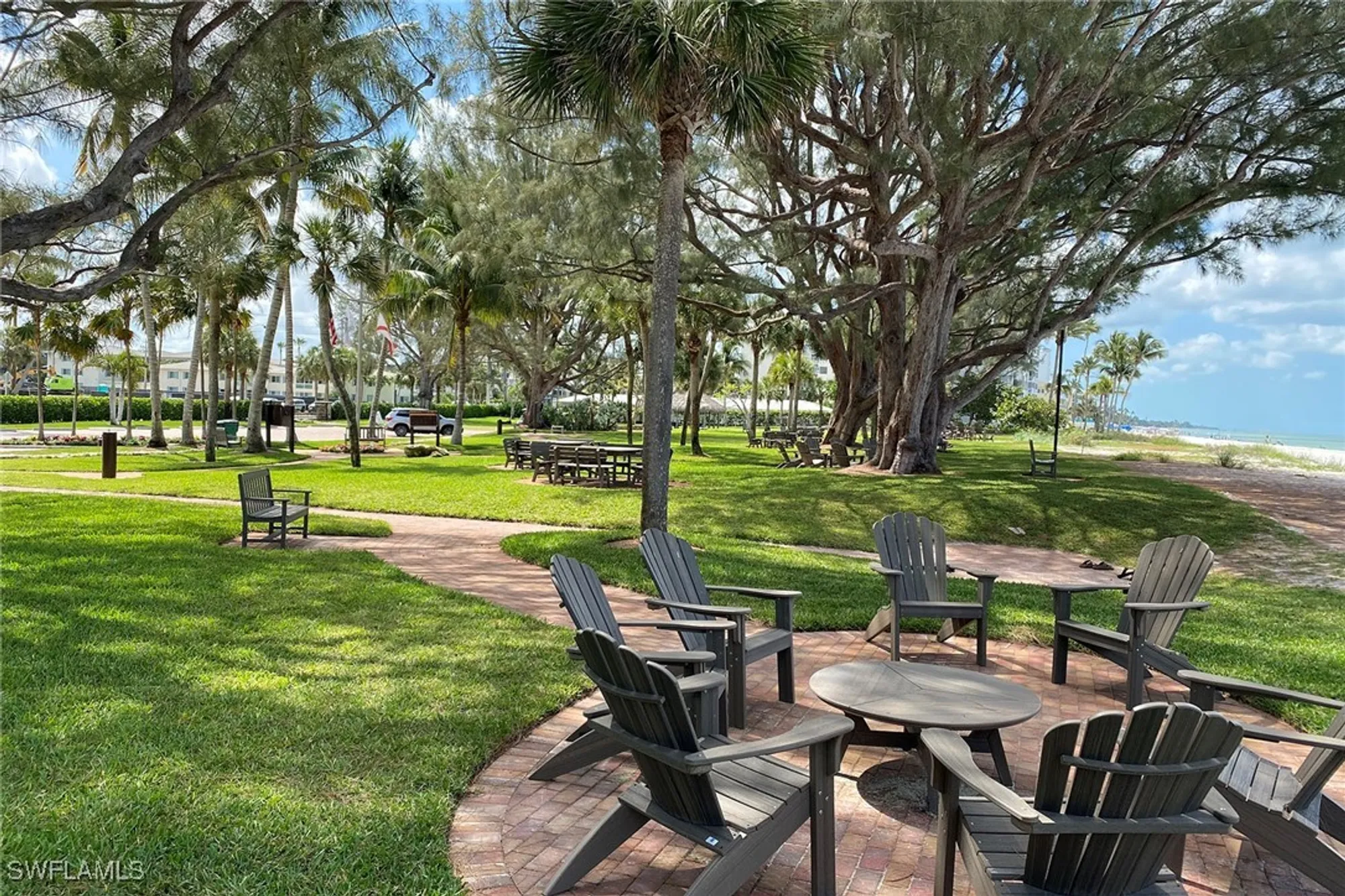 Property Slideshow image 32 of 39 | 777 binnacle dr, Naples, FL, 34103