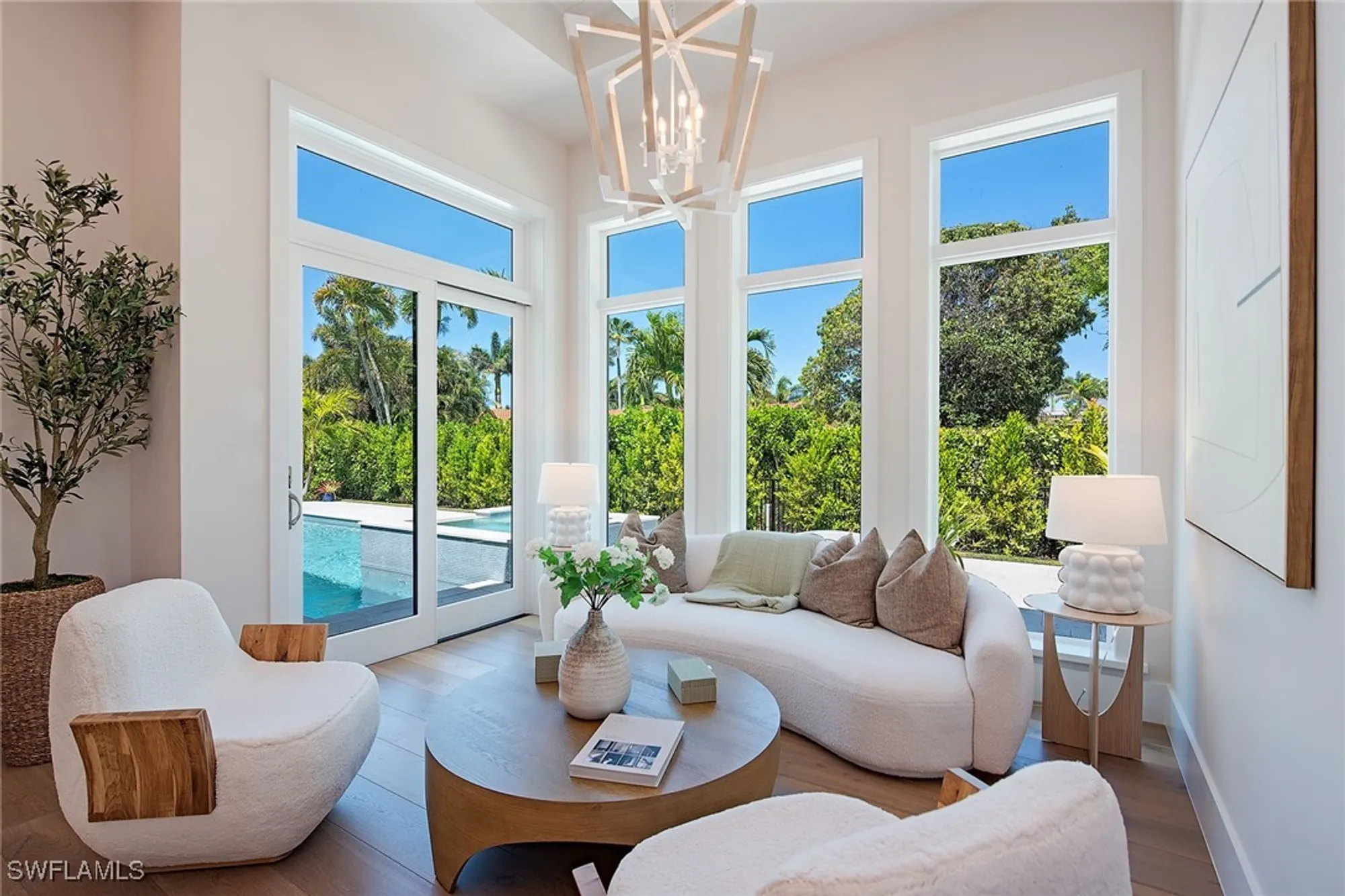 Property Slideshow image 8 of 39 | 777 binnacle dr, Naples, FL, 34103