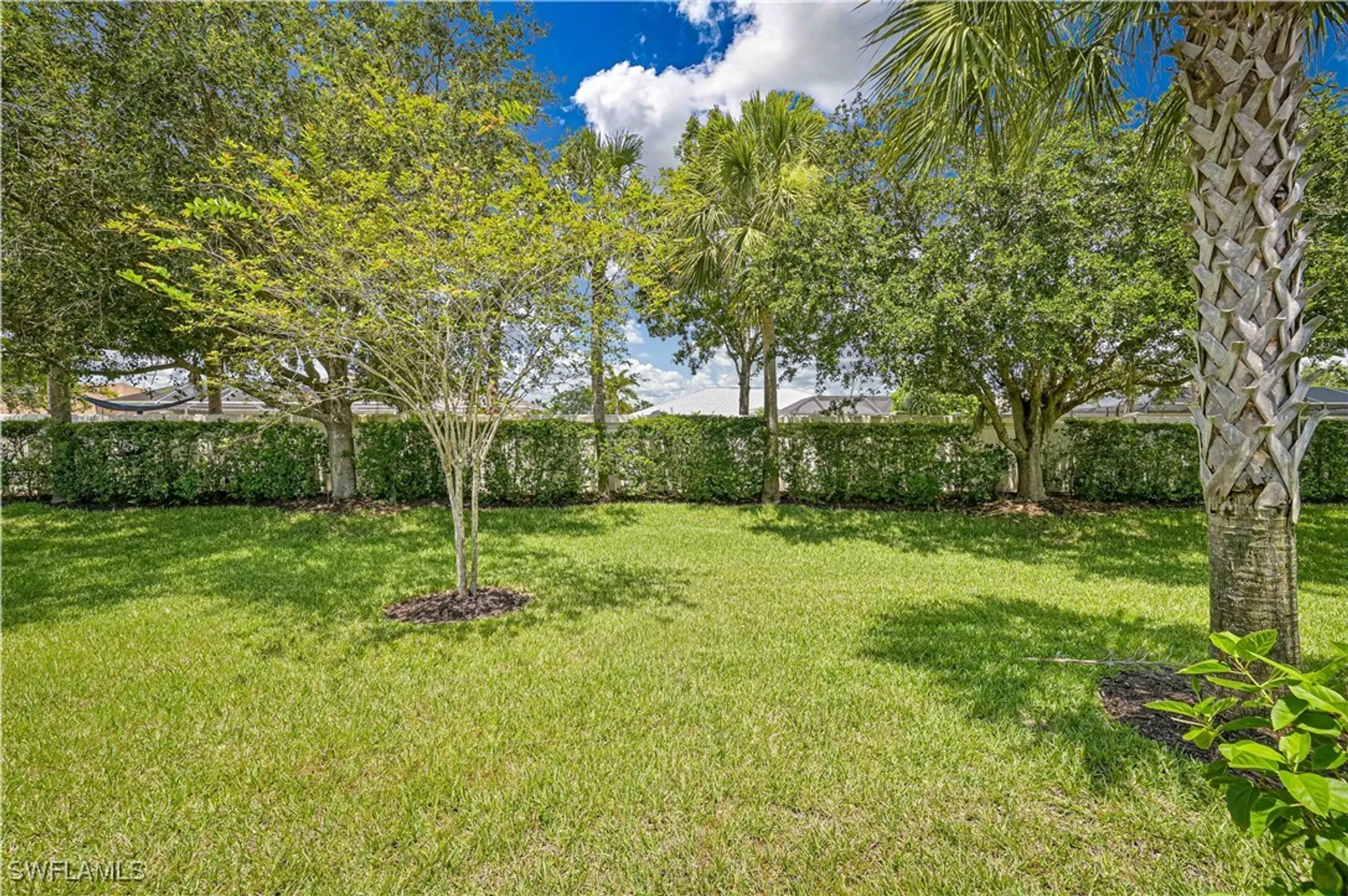 Property Slideshow image 26 of 31 | 2113 summersweet dr, Alva, FL, 33920