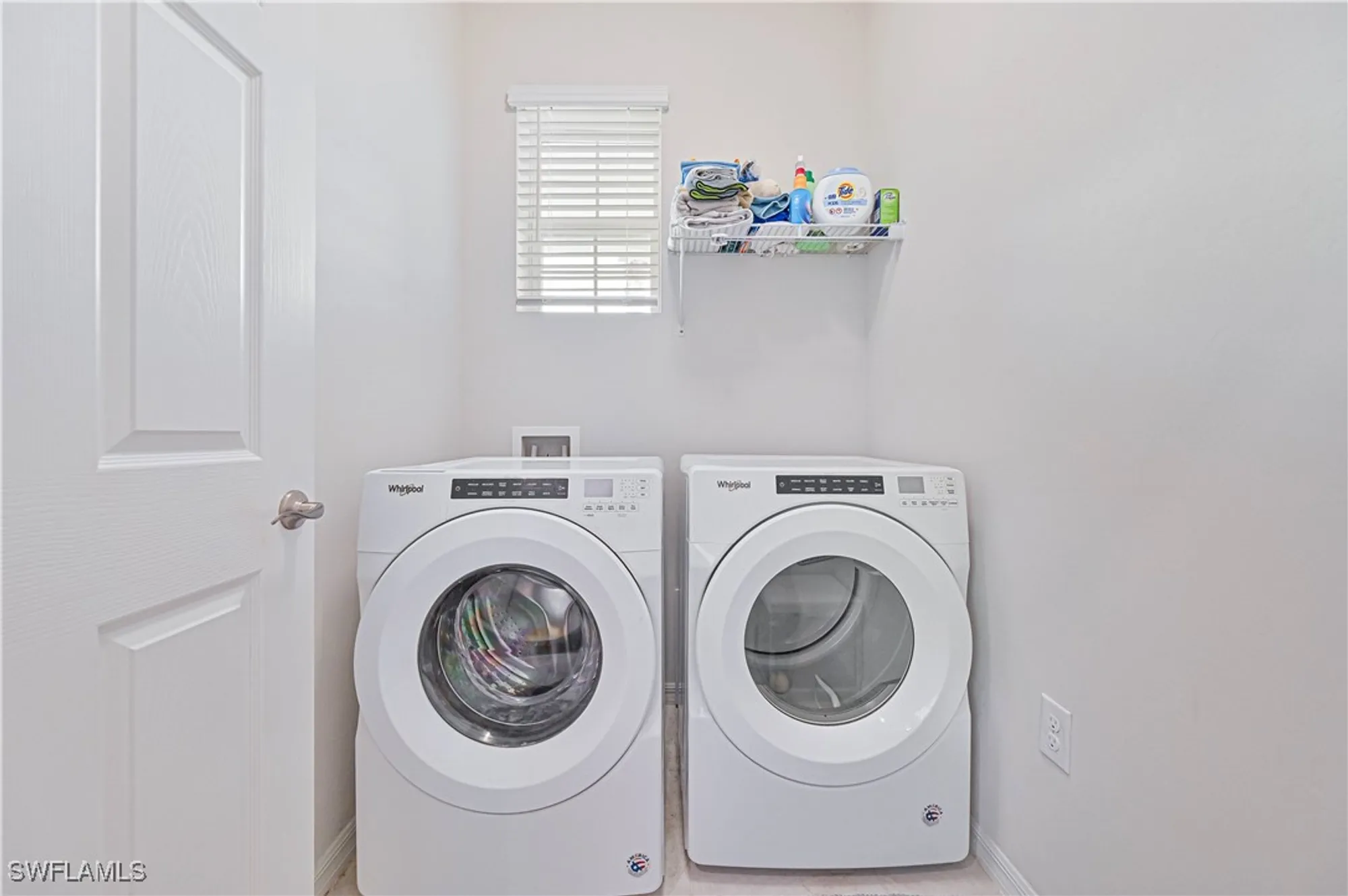 Property Slideshow image 23 of 31 | 2113 summersweet dr, Alva, FL, 33920