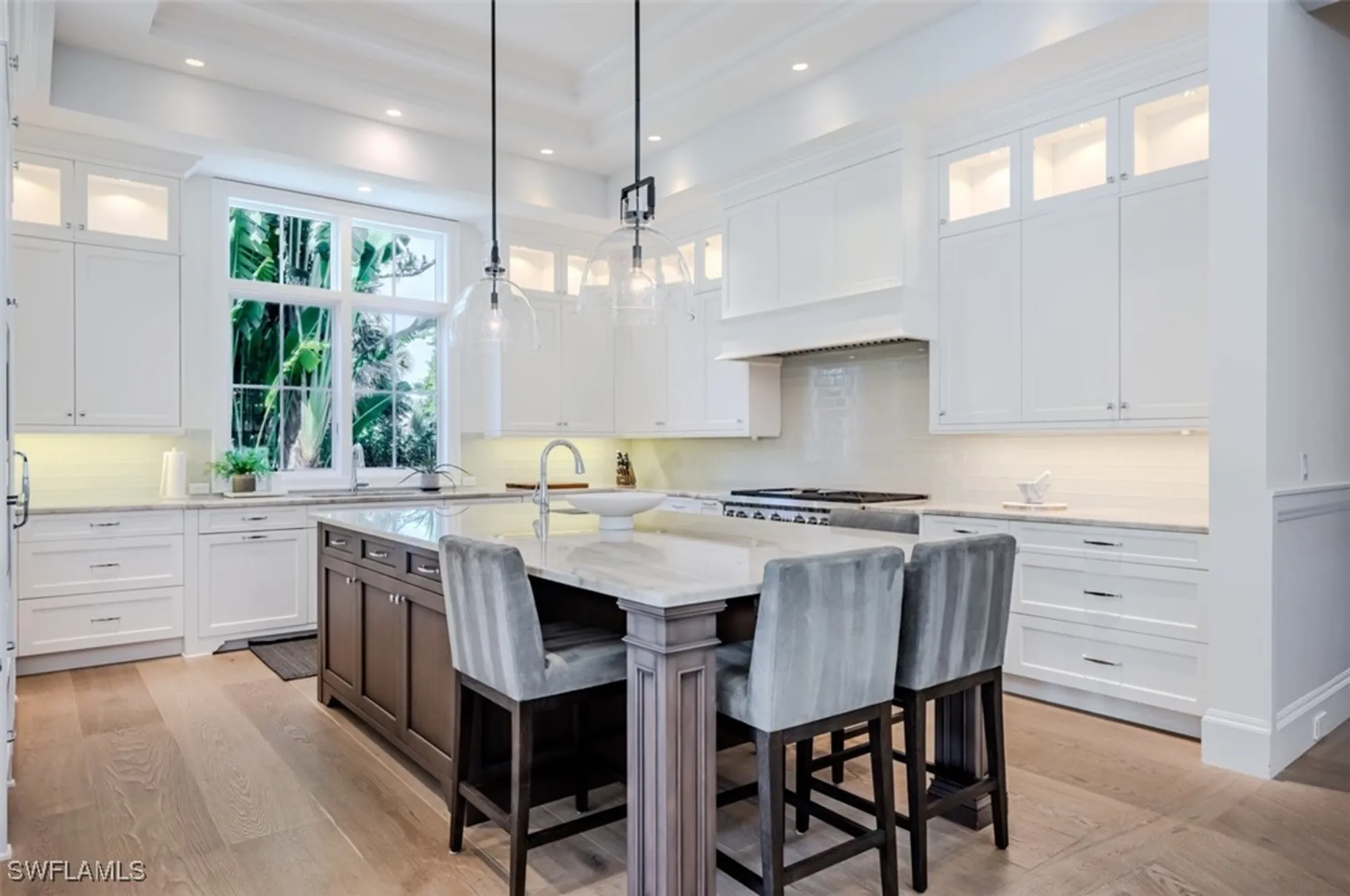 Property Slideshow image 12 of 44 | 702 bobwhite ln, Naples, FL, 34108