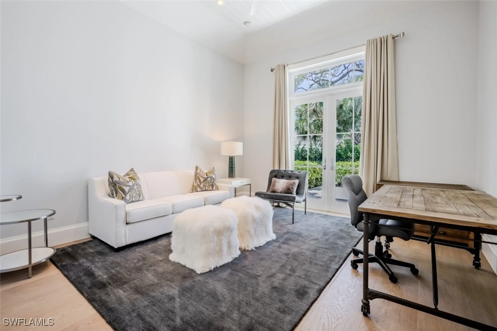 Property Slideshow image 24 of 44 | 702 bobwhite ln, Naples, FL, 34108