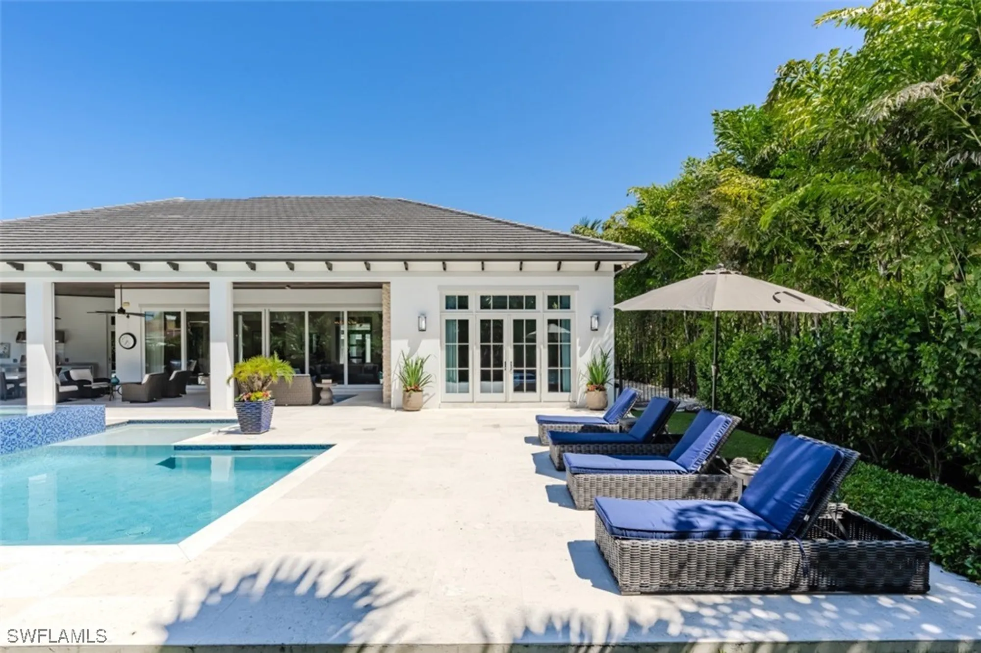 Property Slideshow image 38 of 44 | 702 bobwhite ln, Naples, FL, 34108