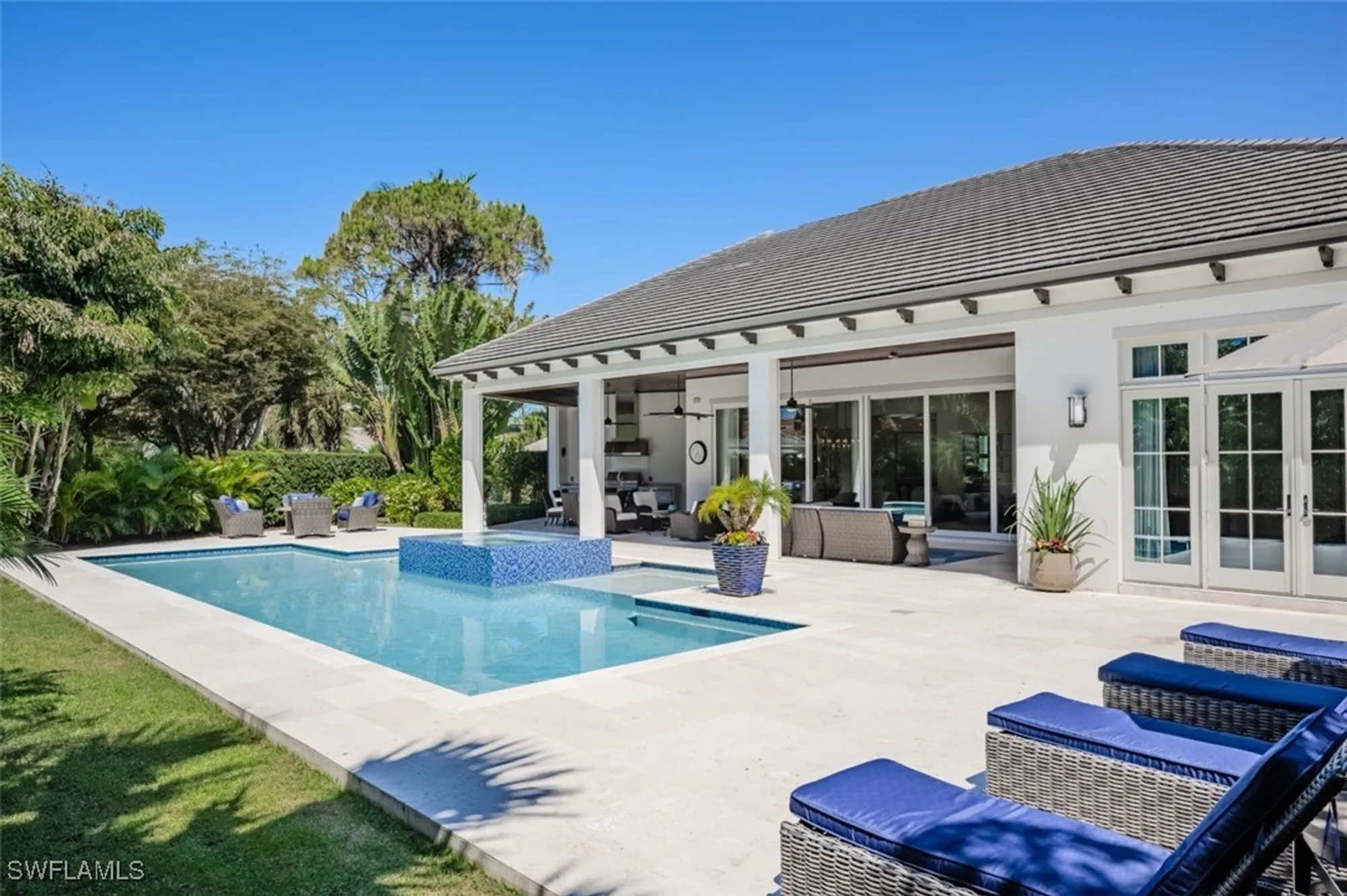 Property Slideshow image 39 of 44 | 702 bobwhite ln, Naples, FL, 34108