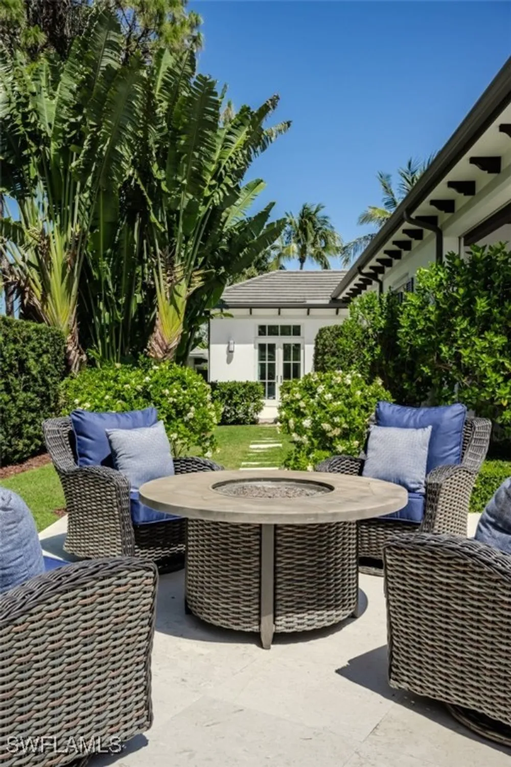 Property Slideshow image 41 of 44 | 702 bobwhite ln, Naples, FL, 34108