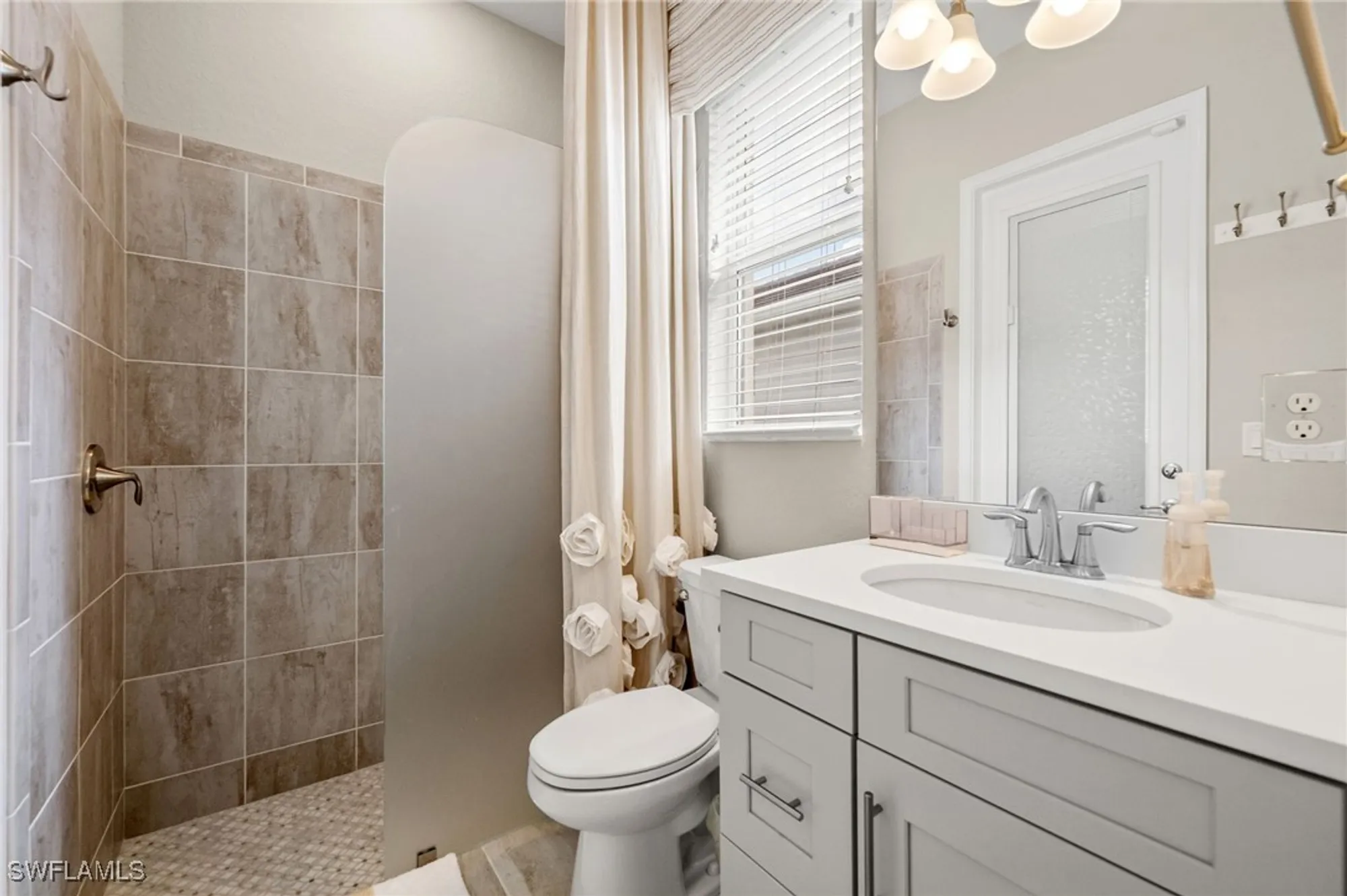 Property Slideshow image 37 of 49 | 13448 blue bay cir, Fort Myers, FL, 33913