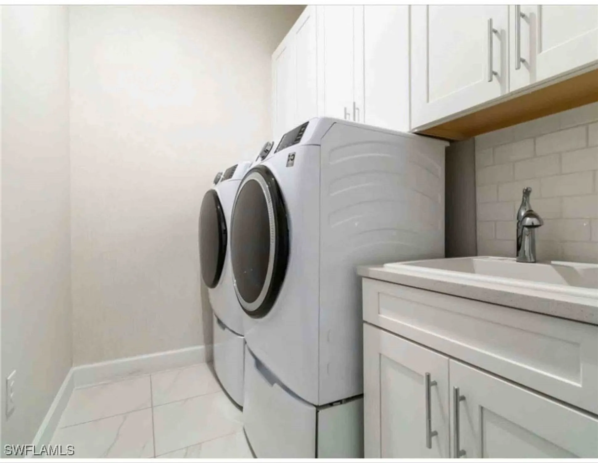 Property Slideshow image 12 of 17 | 15270 arpino ct, Naples, FL, 34114