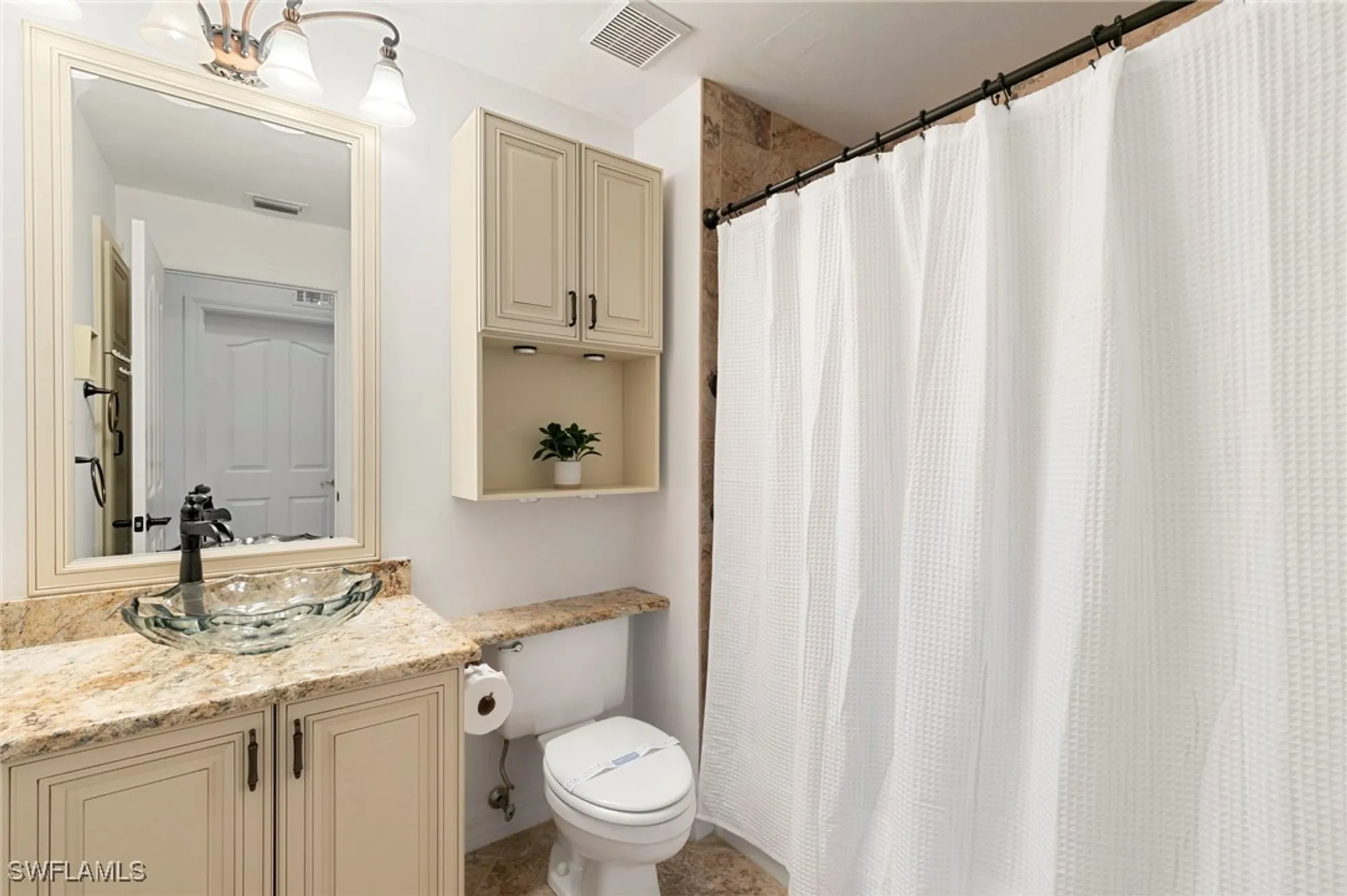 Property Slideshow image 12 of 21 | 25051 banbridge ct 202, Bonita Springs, FL, 34134