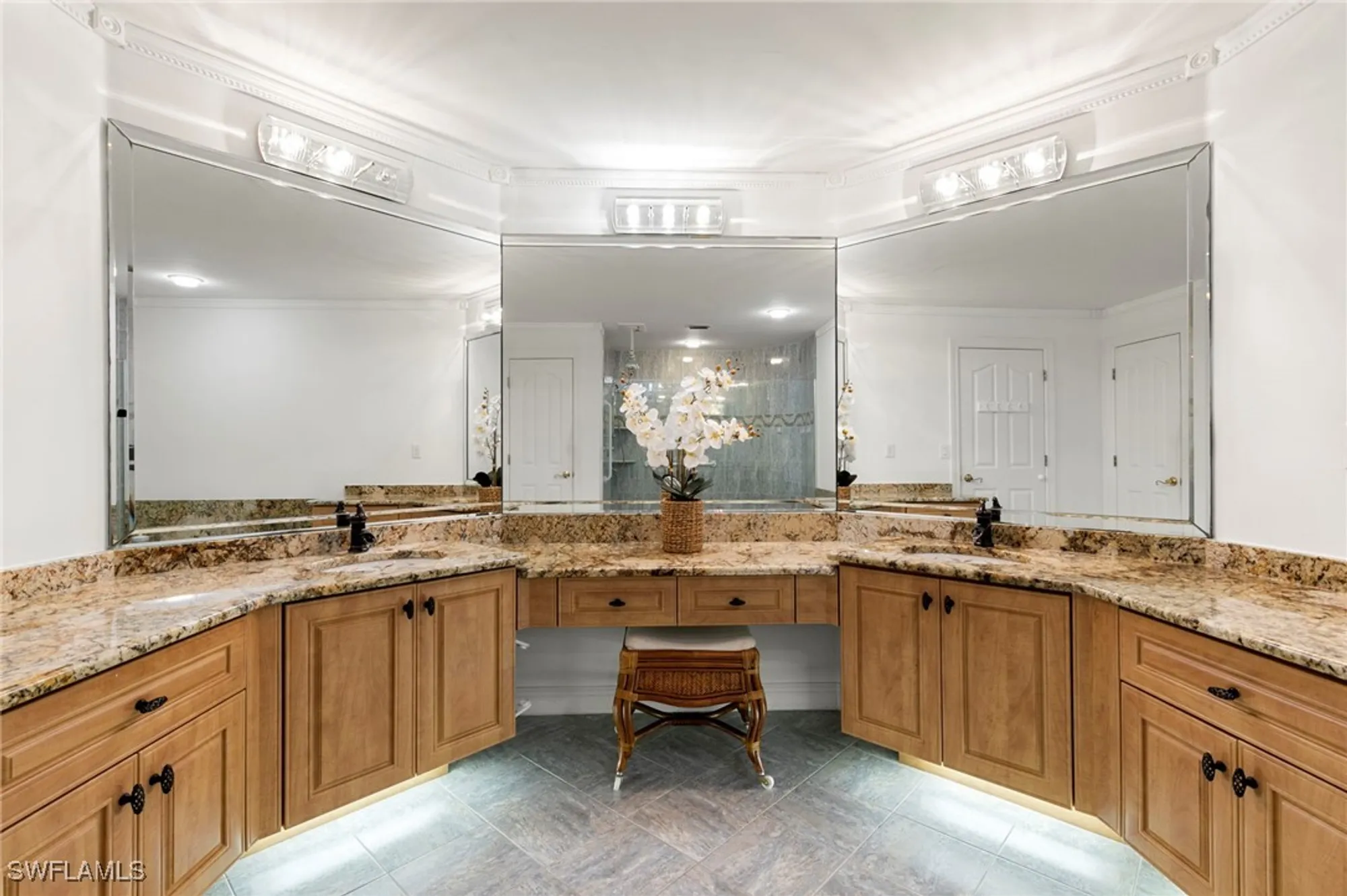 Property Slideshow image 9 of 21 | 25051 banbridge ct 202, Bonita Springs, FL, 34134