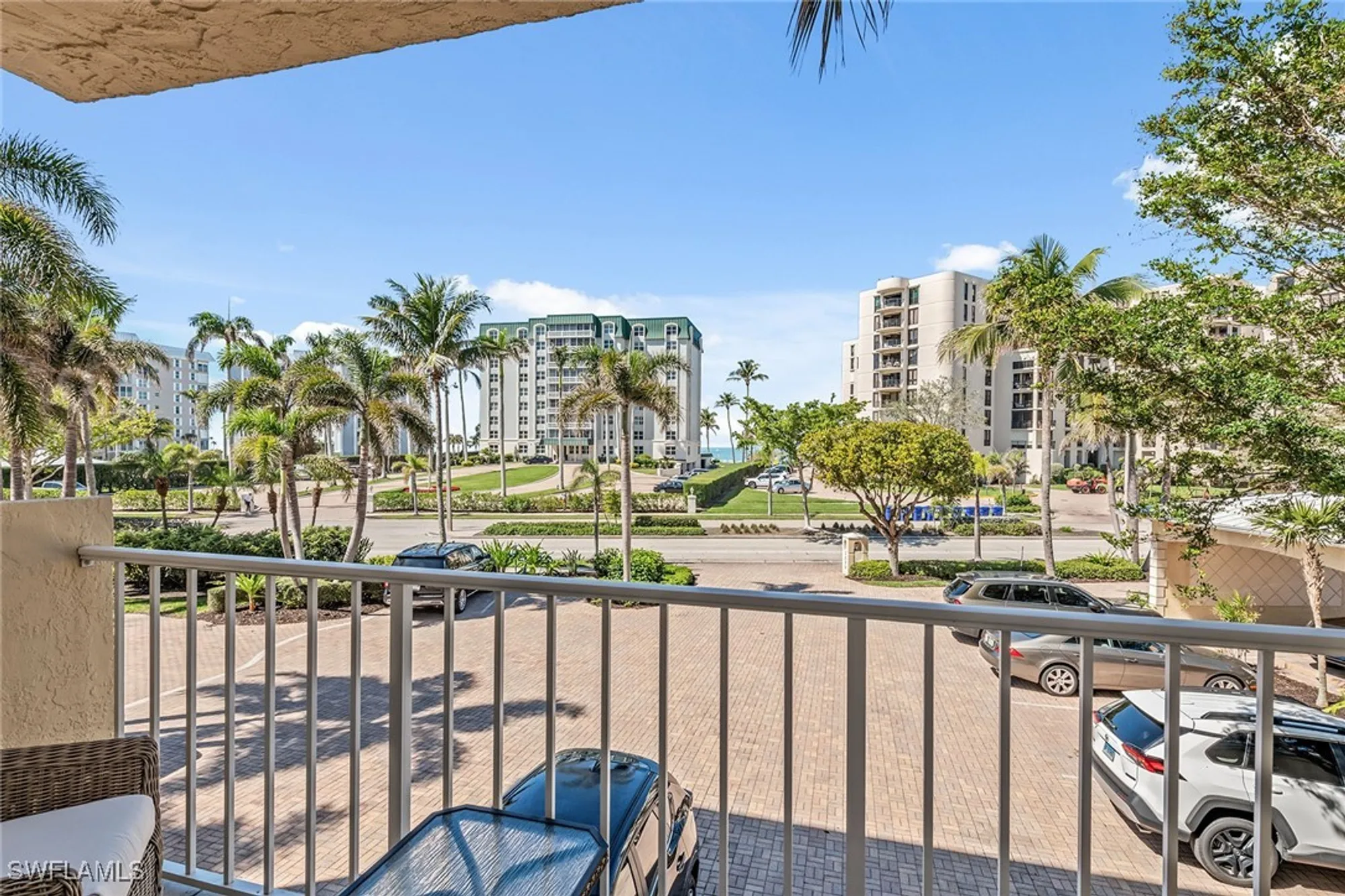 Property Slideshow image 14 of 27 | 3000 gulf shore blvd 207, Naples, FL, 34103