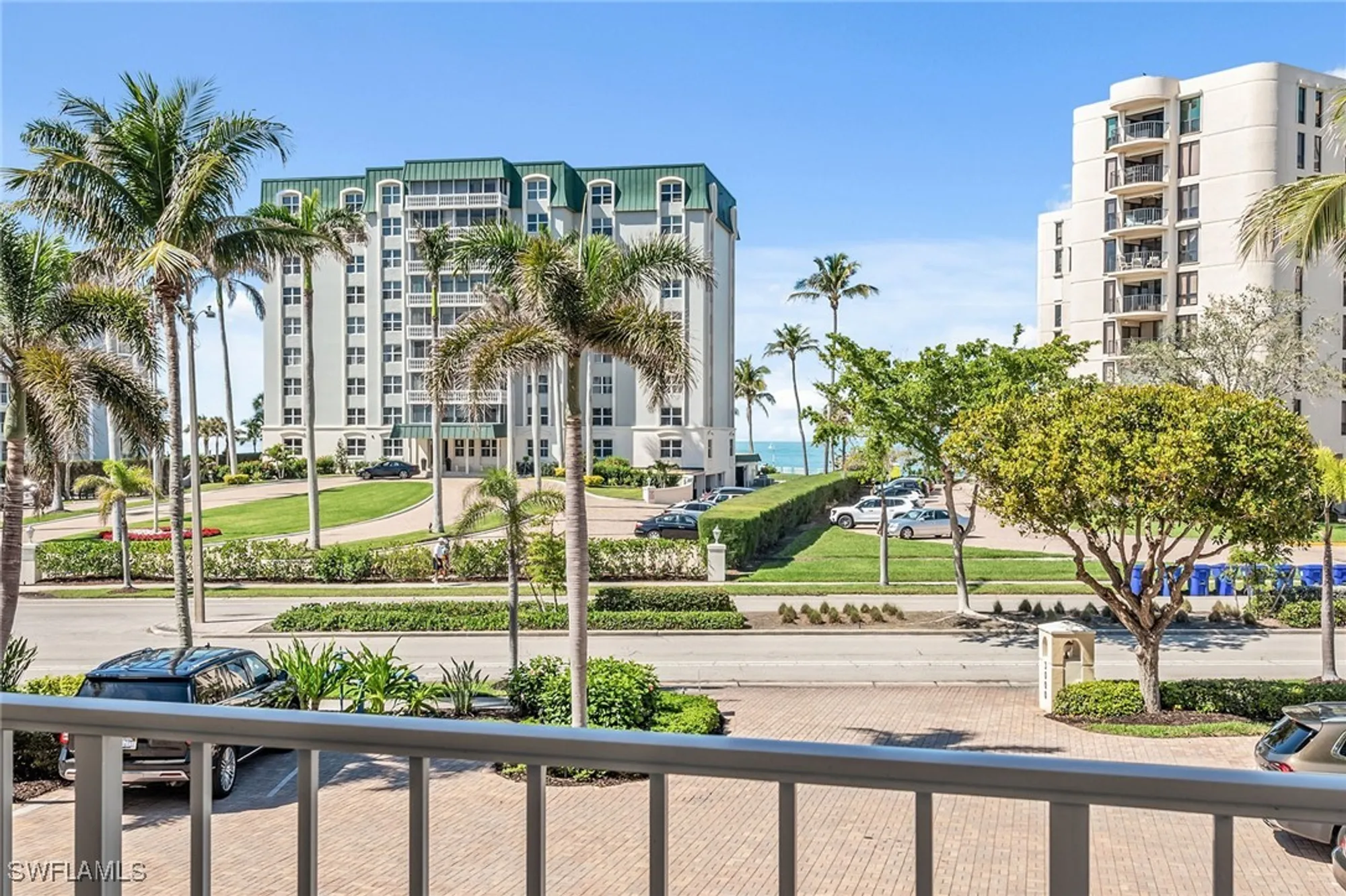Property Slideshow image 15 of 27 | 3000 gulf shore blvd 207, Naples, FL, 34103