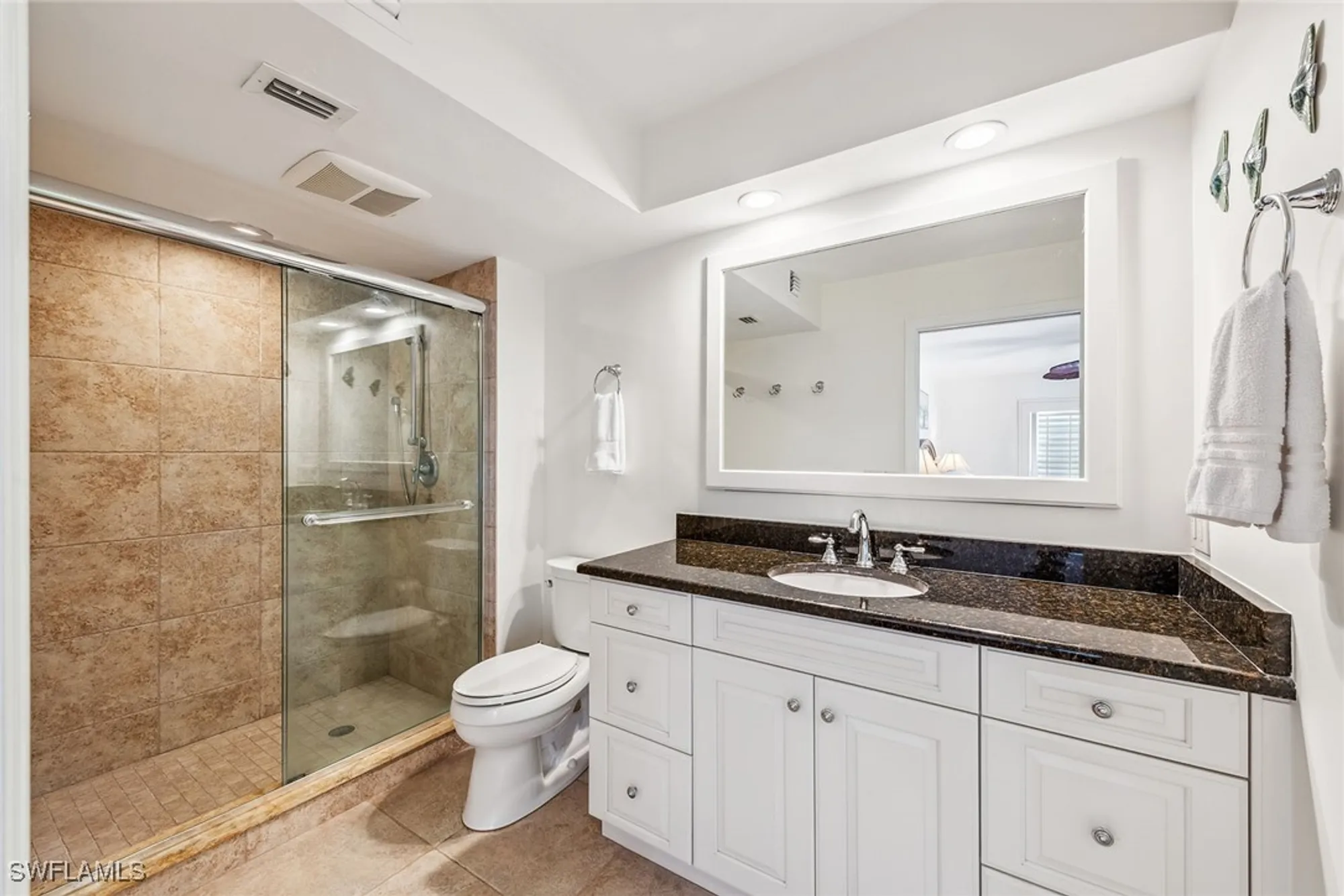 Property Slideshow image 16 of 27 | 3000 gulf shore blvd 207, Naples, FL, 34103