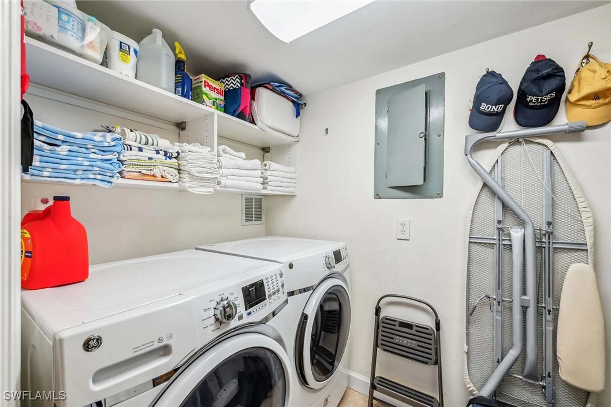 Property Slideshow image 21 of 27 | 3000 gulf shore blvd 207, Naples, FL, 34103